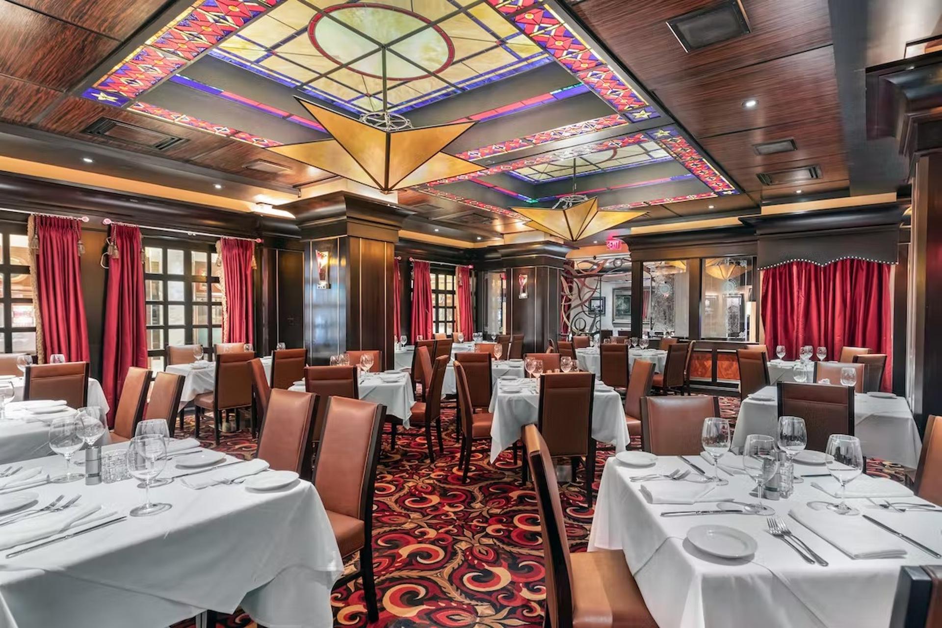 11 Sizzling Steakhouses In Las Vegas Where Meat Meets Magic!
