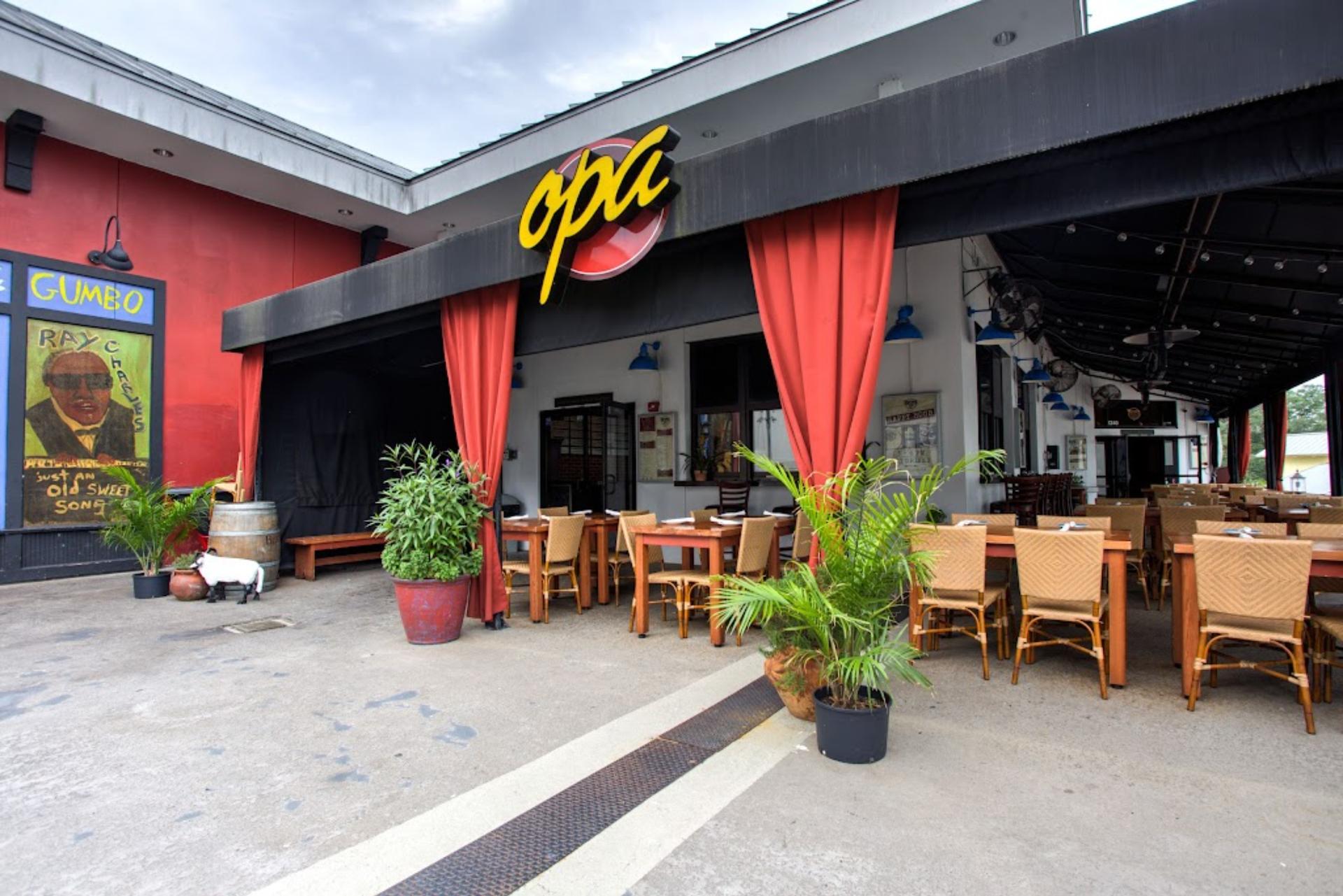 Elios Covered Patio Dining