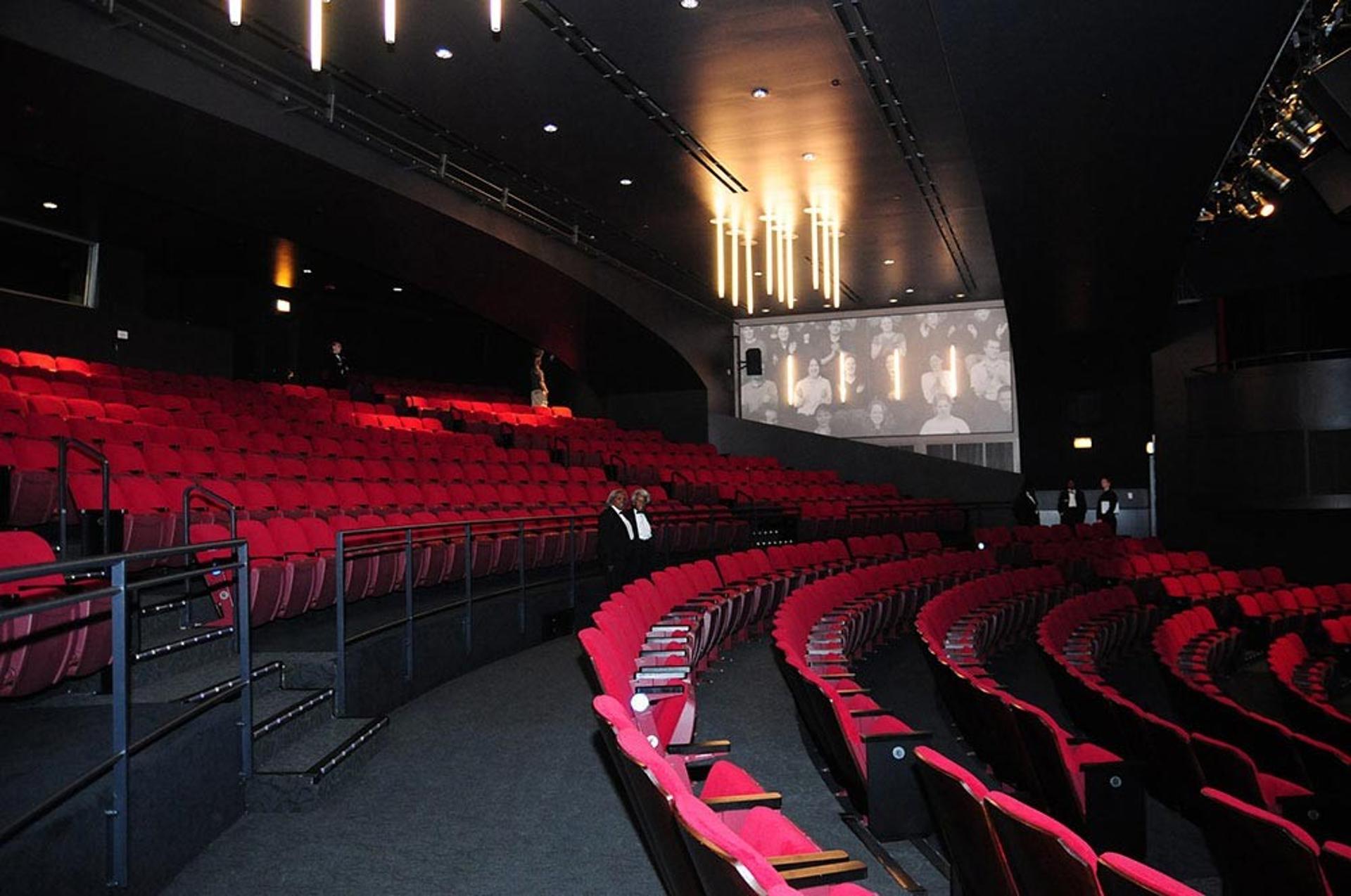 Broadway Playhouse At Water Tower Place
