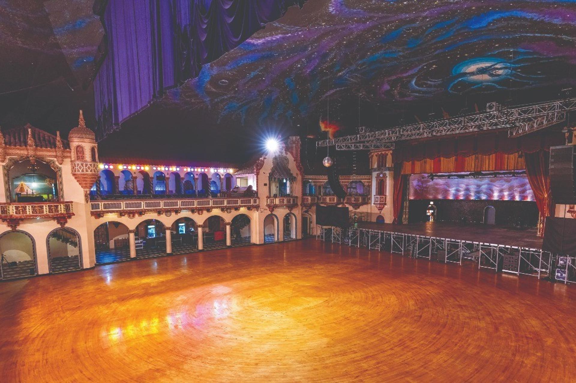 Ballroom 