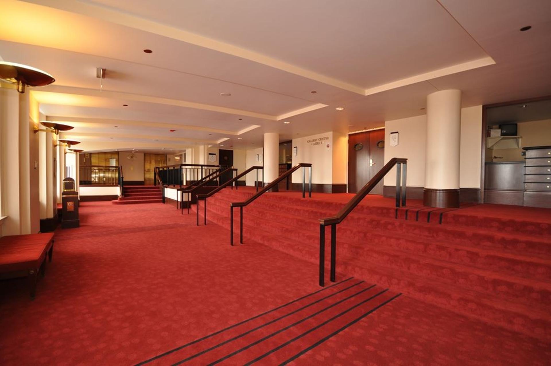 Gallery Lobby, 6th Floor