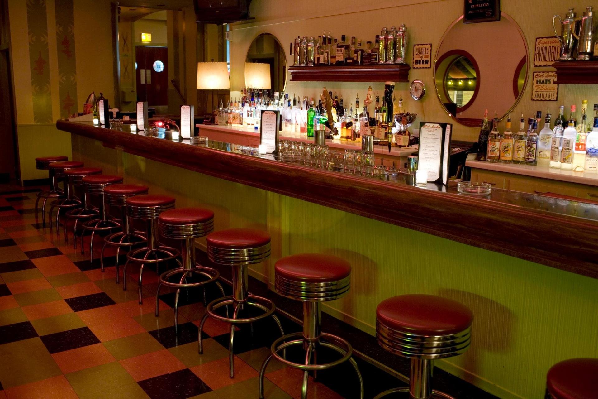 Cocktail Lounge