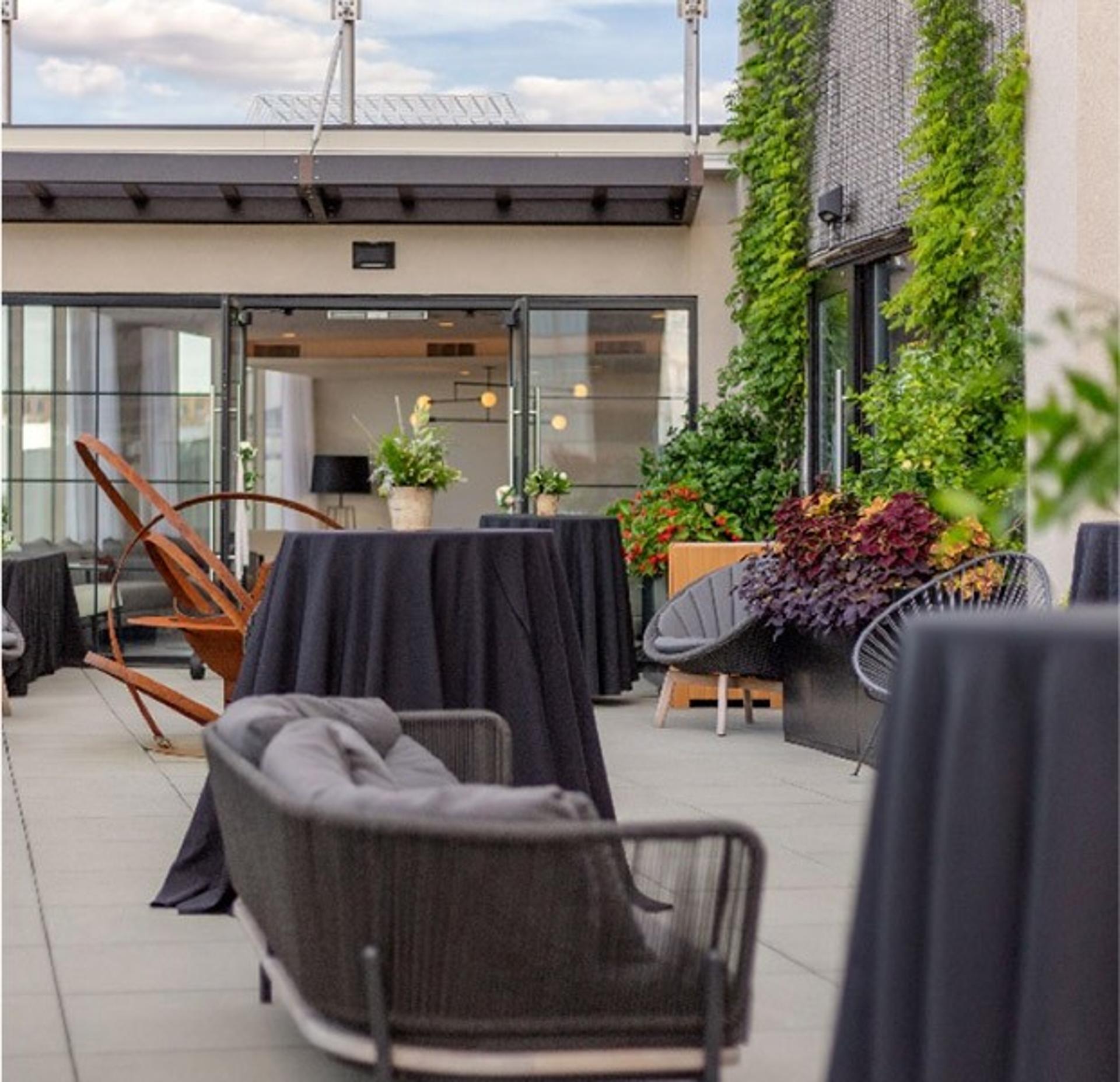 Observation Lounge & Rooftop Outdoor Terrace