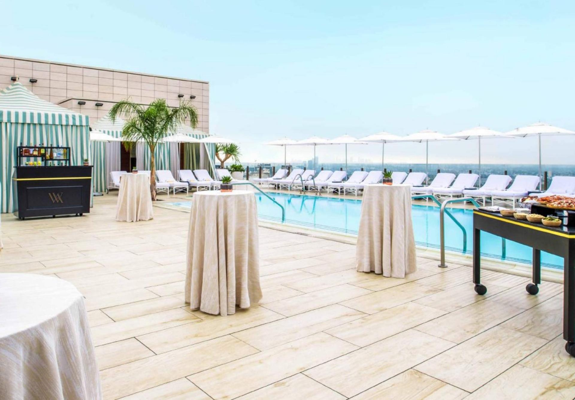 Pool Lounge