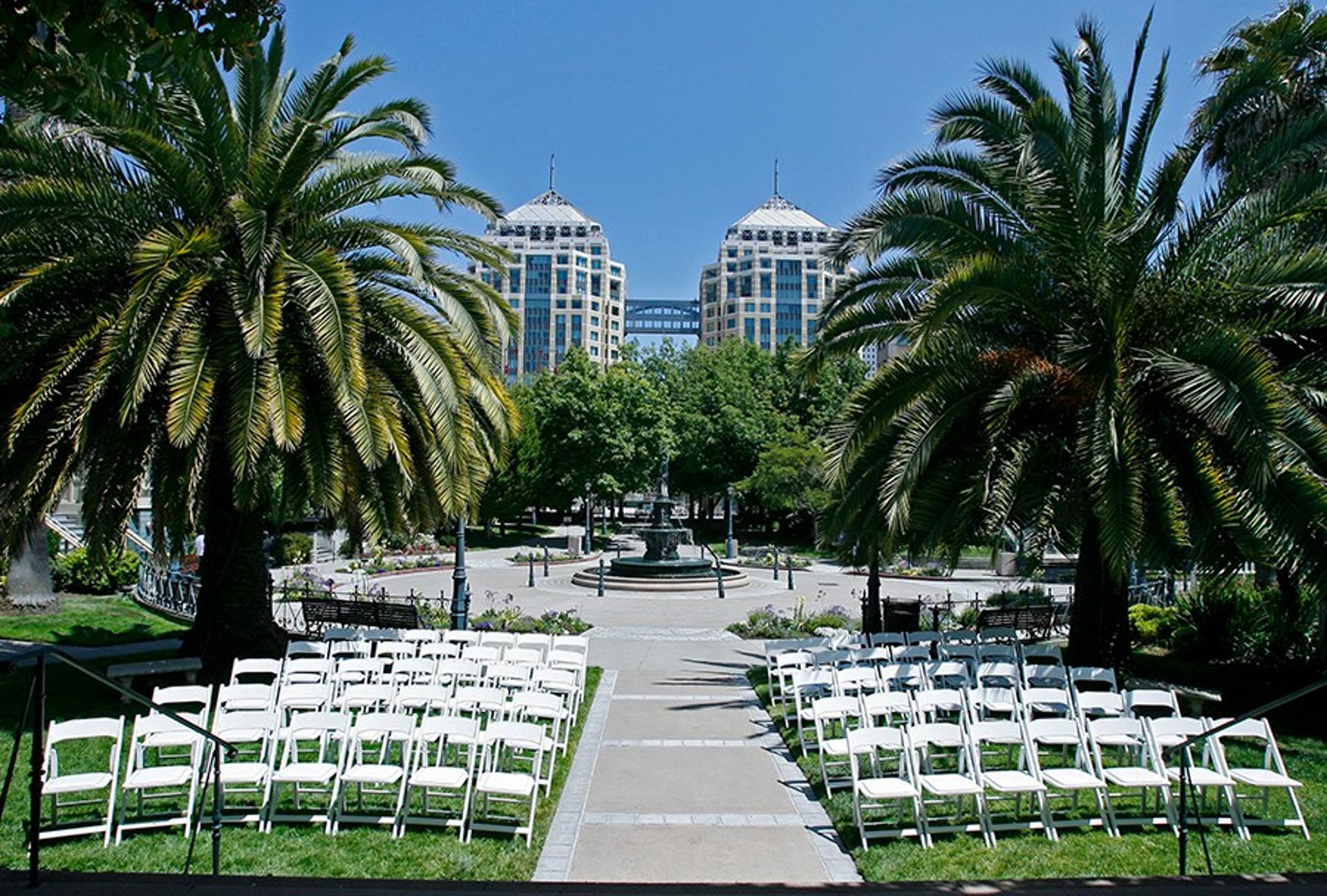 Pavillion & Fountain Circle