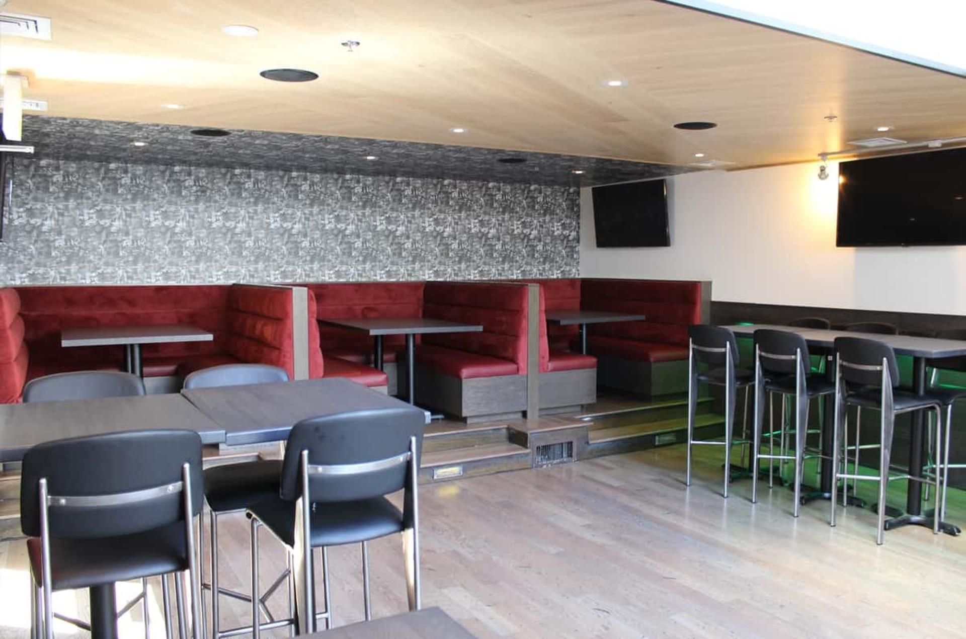 Back Lounge