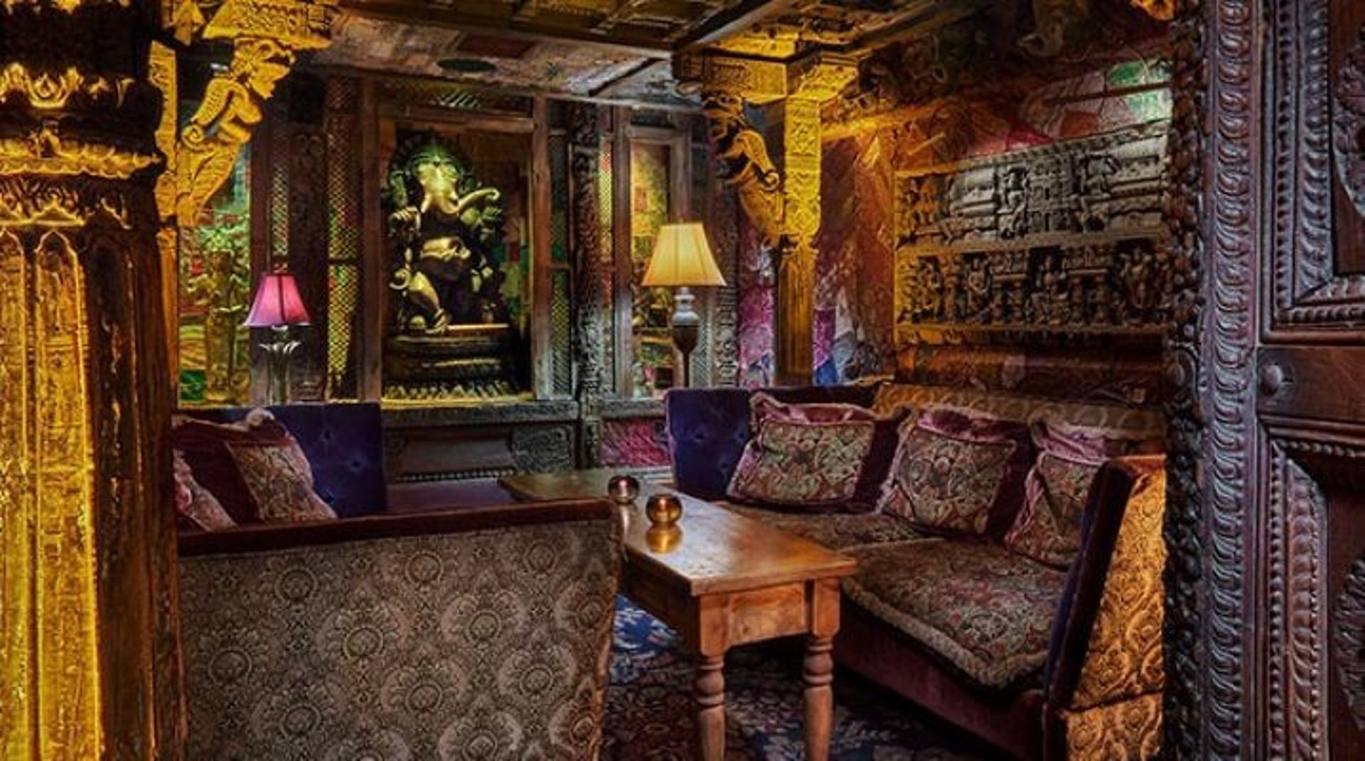 Foundation Lounge