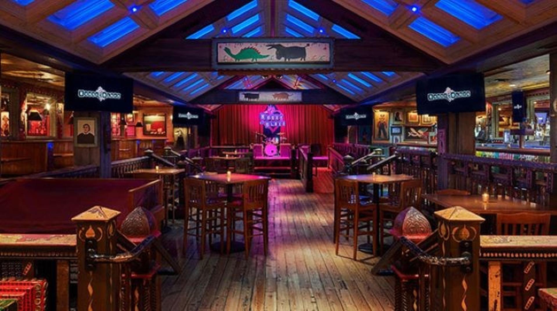Restaurant & Bar