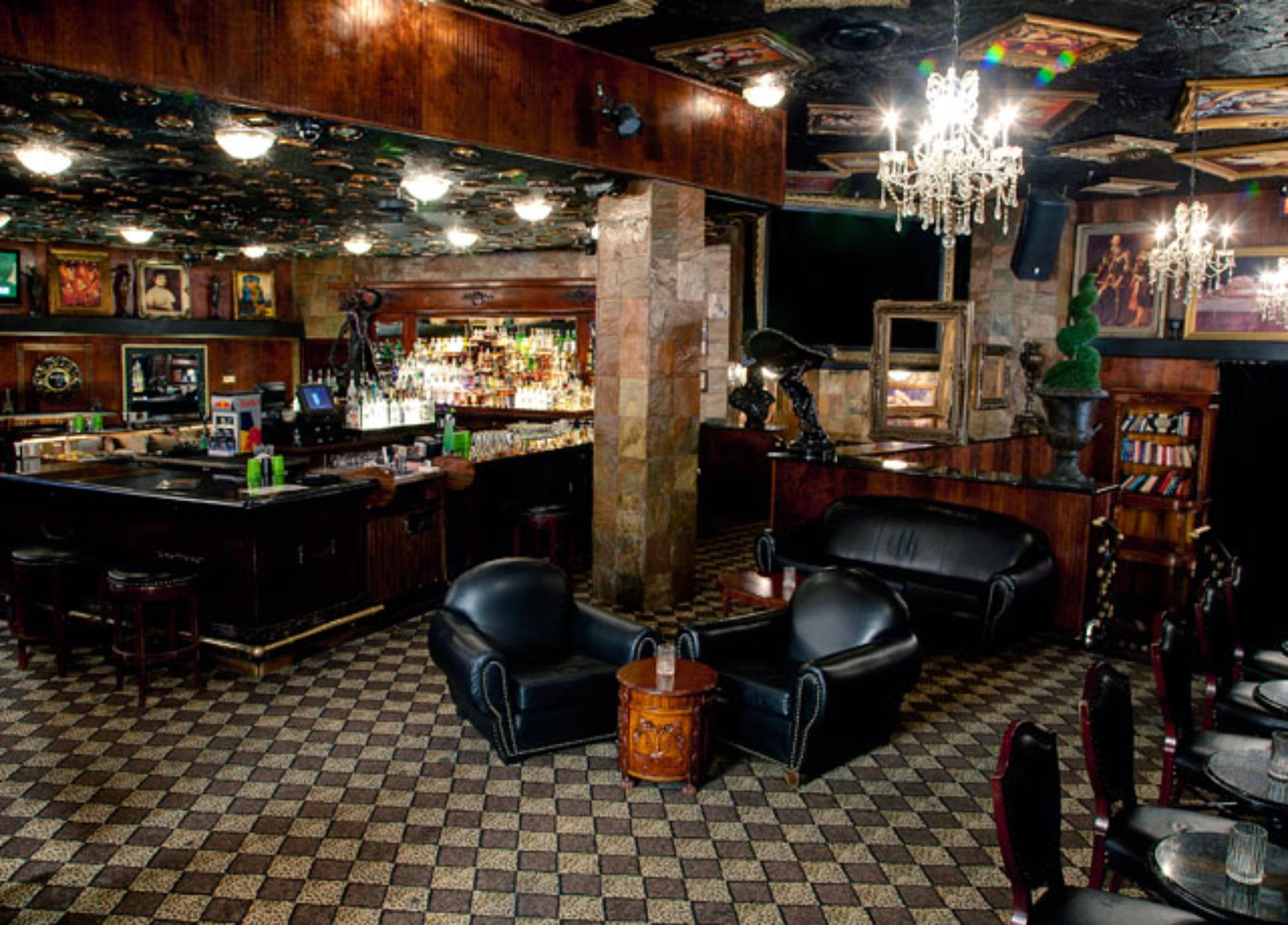 Bar and Lounge