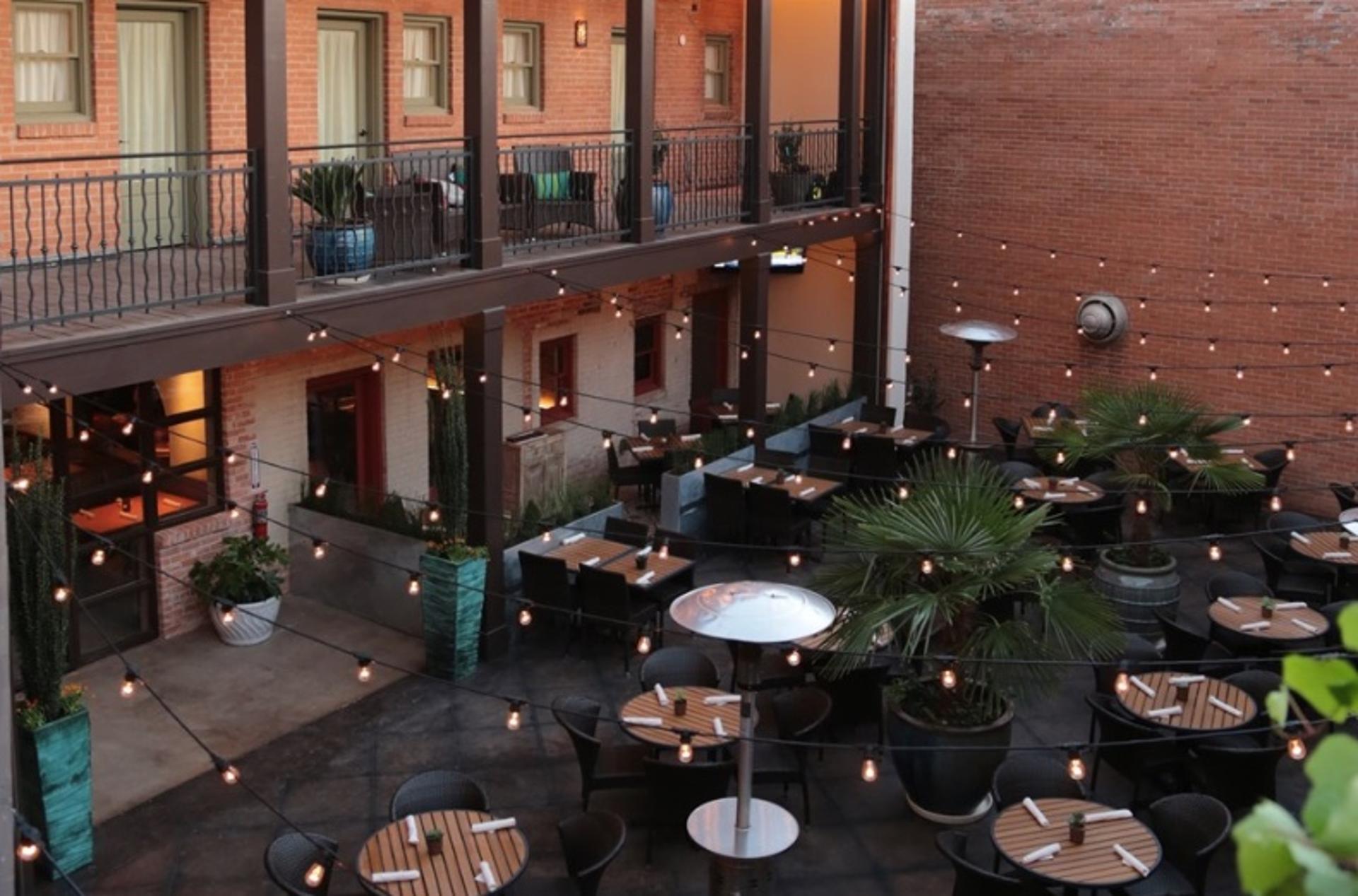 Full Restaurant