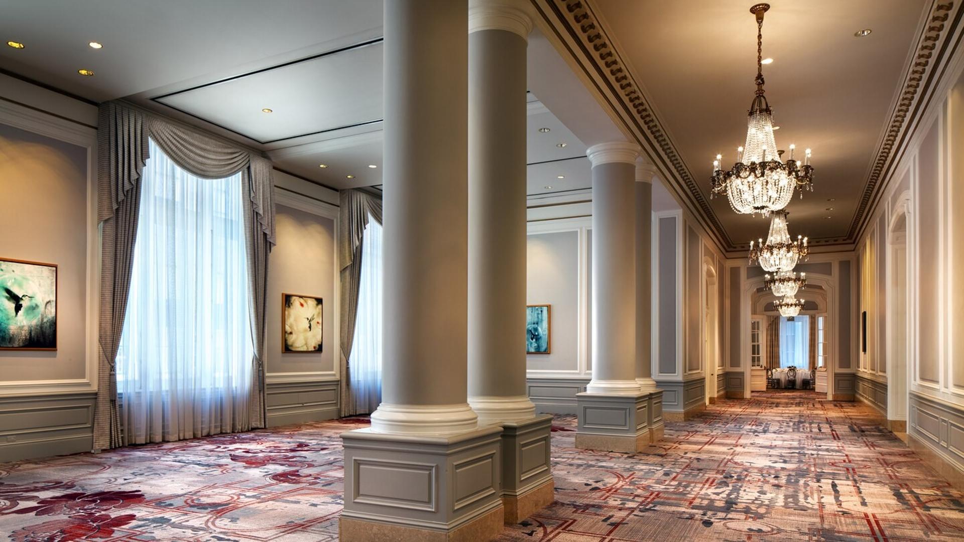 Regency Foyer