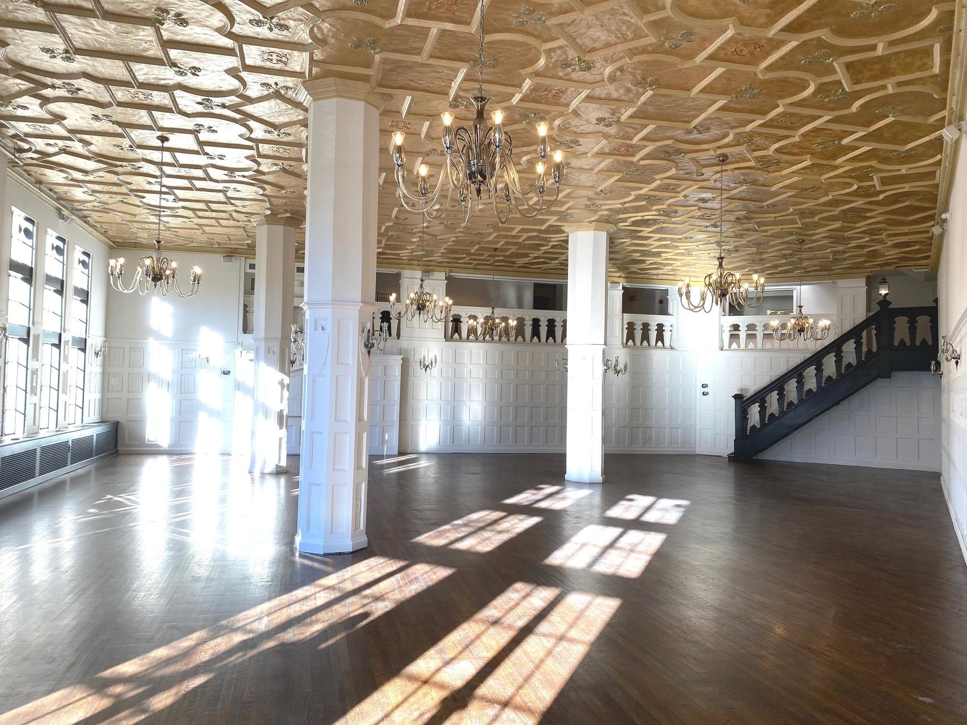 Modern Club 