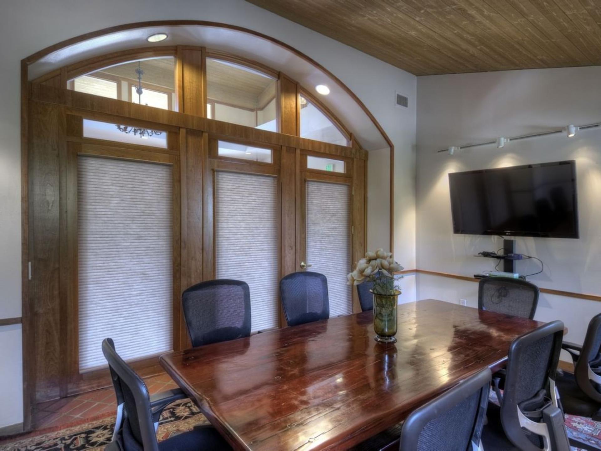 Dinah's Boardroom