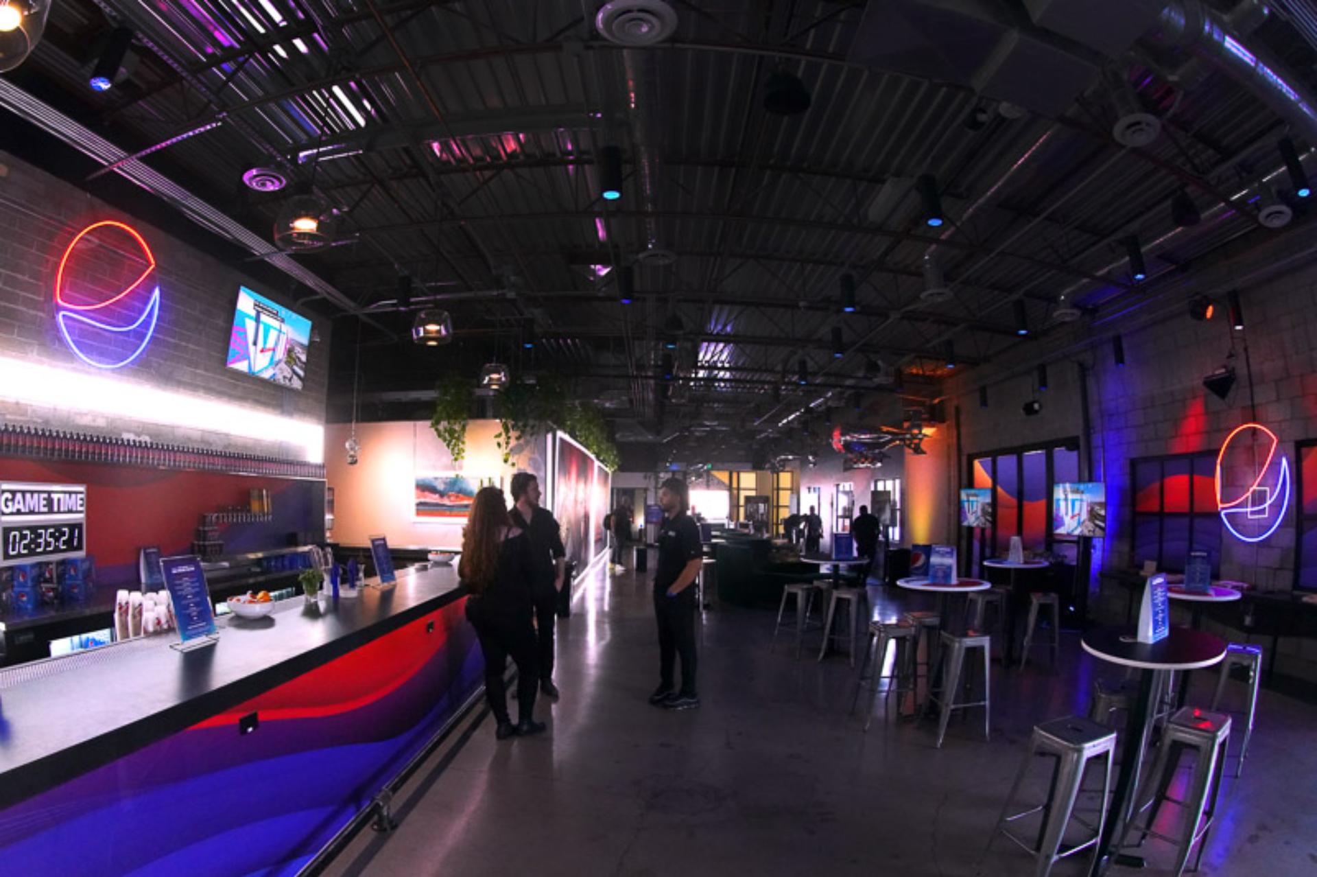 Honey Bar & Lounge