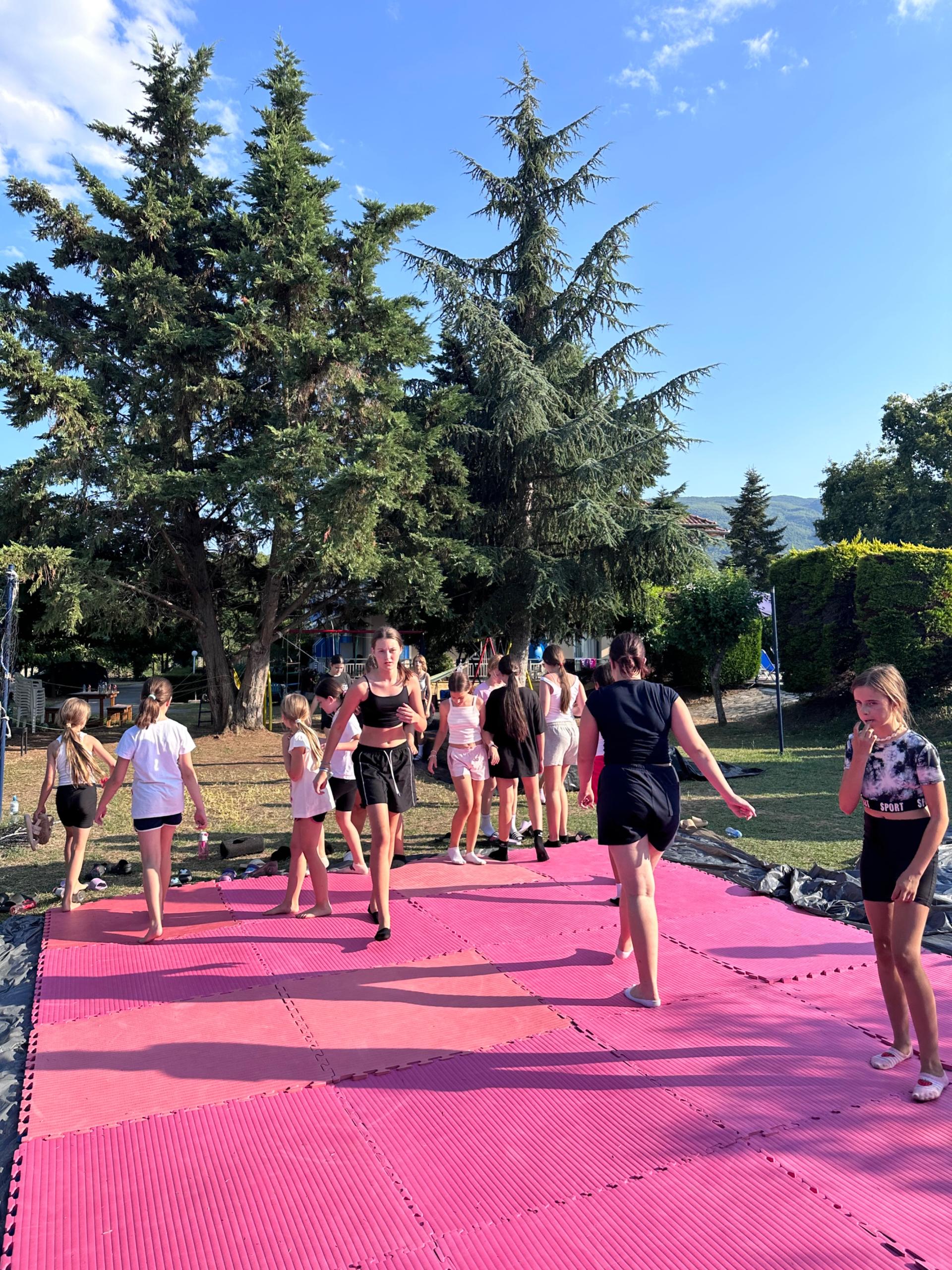 Fit and Dance Garden Sesions