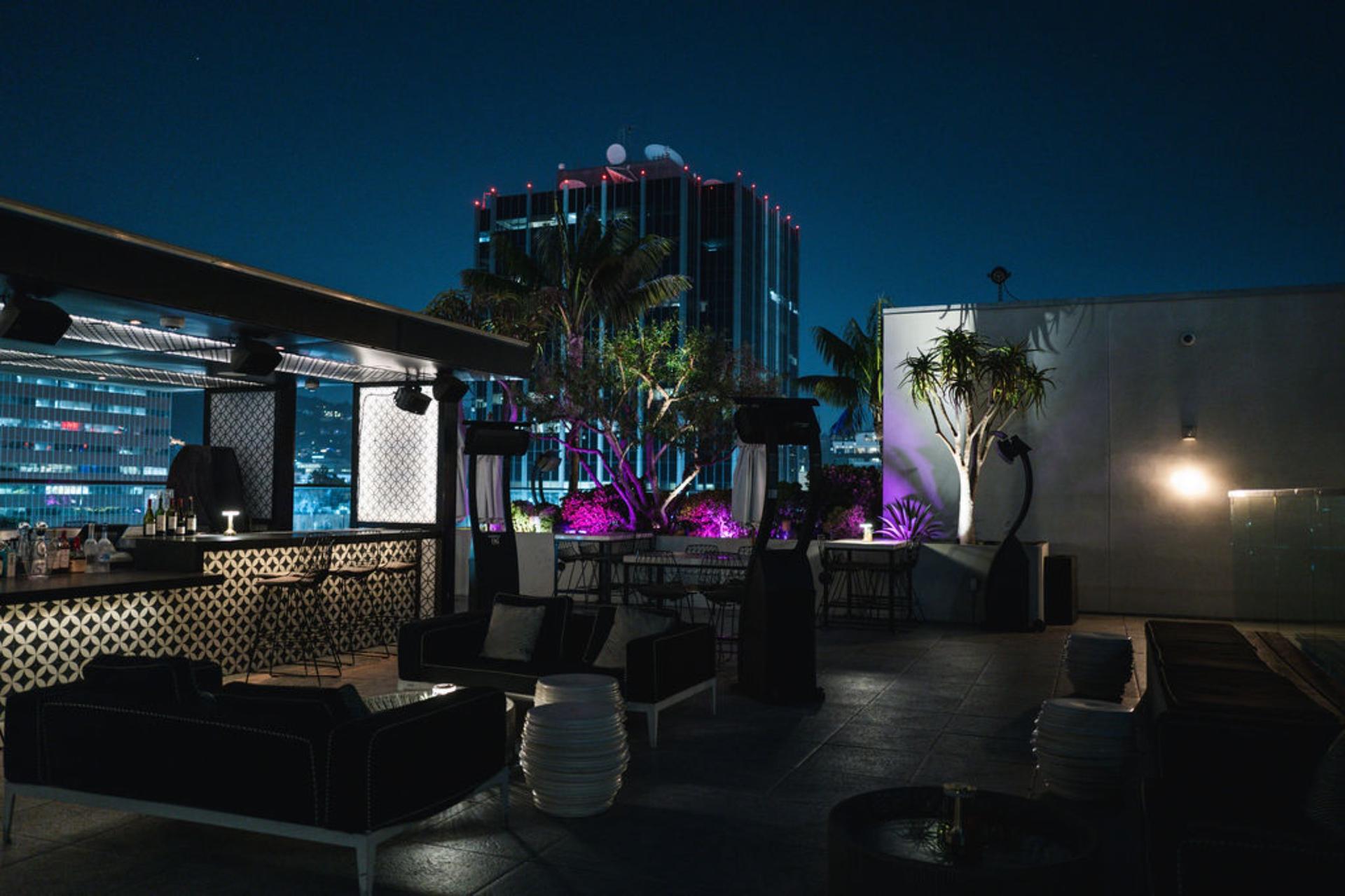 I/O Outdoor Bar