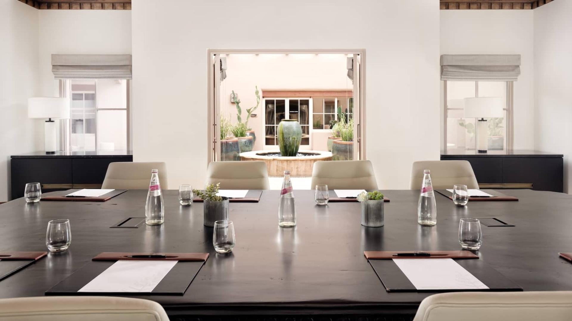 Verde Boardroom