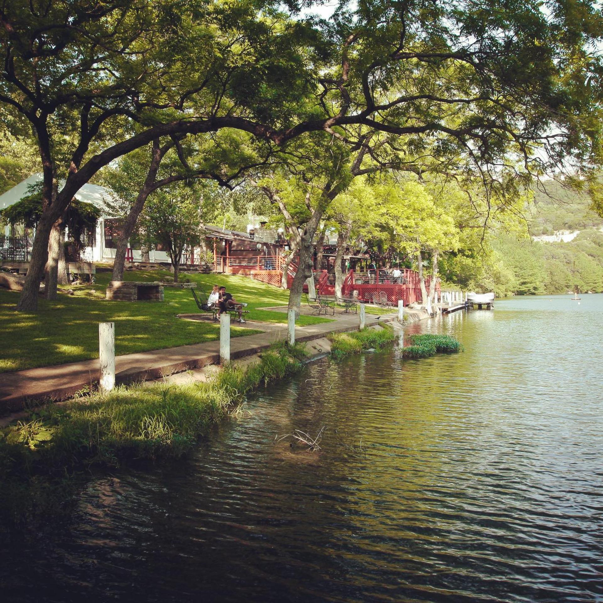Lake Side Lawn