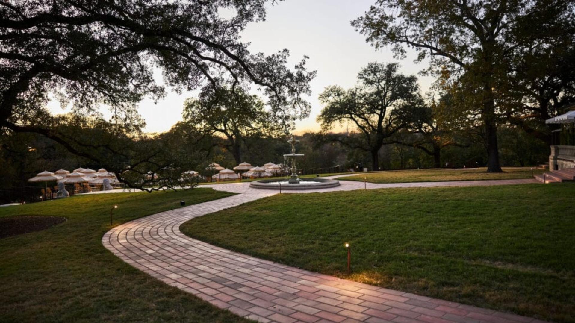 Mansion Garden