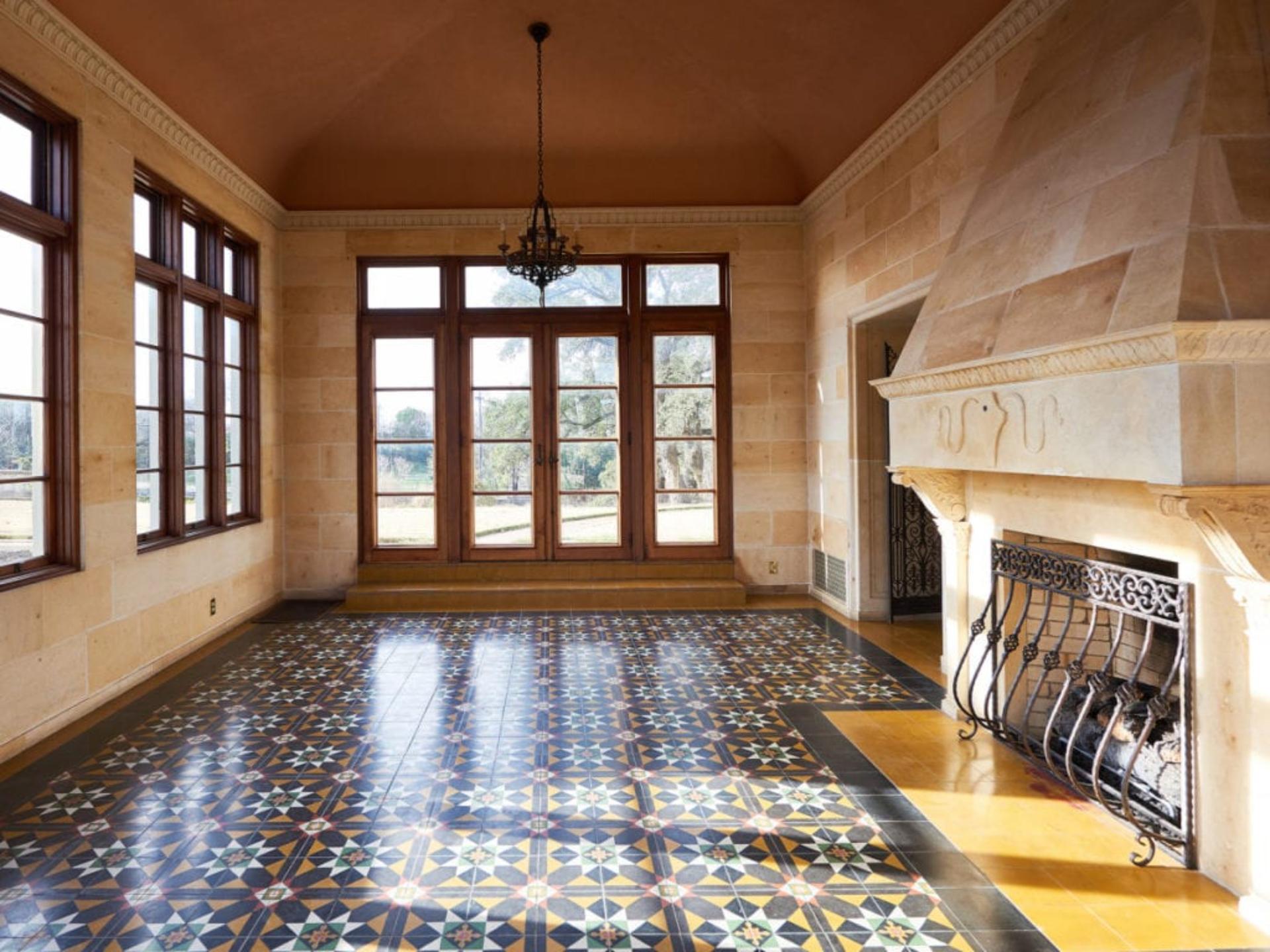 Mansion Solarium