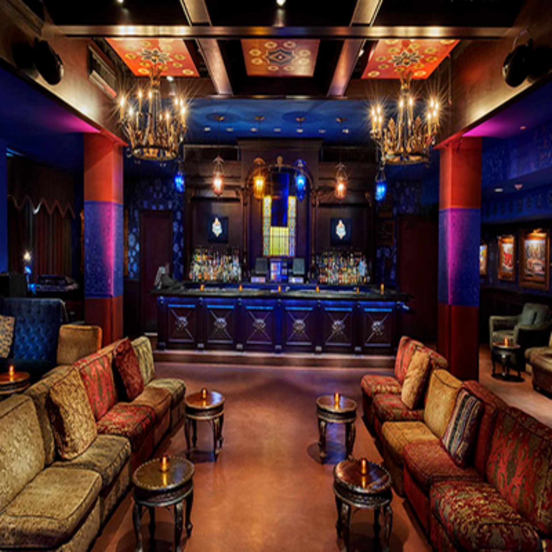 Restaurant & Bar