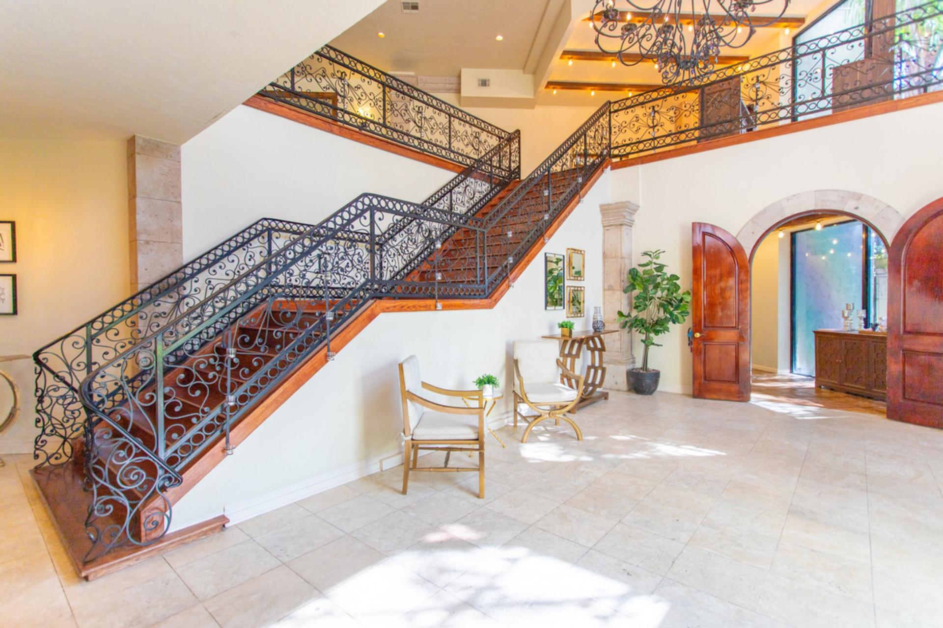 Dukessa Foyer