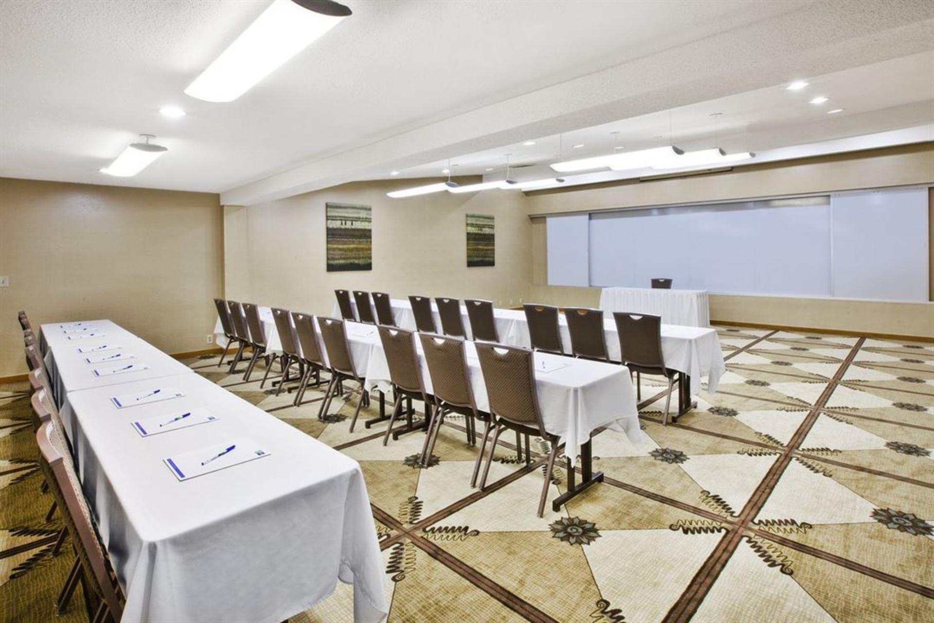 Saint Clair Room 