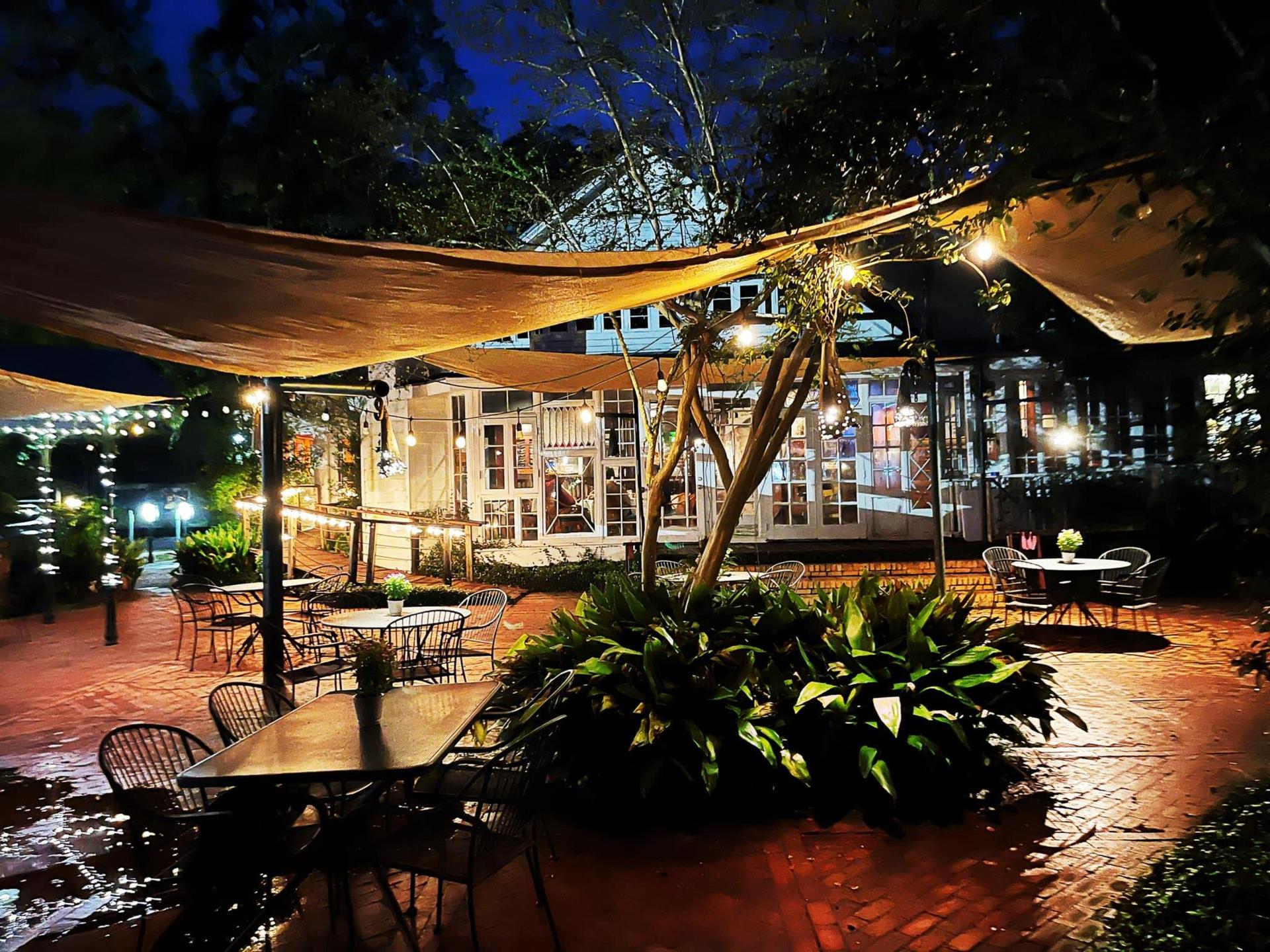New Orleans Style Patio