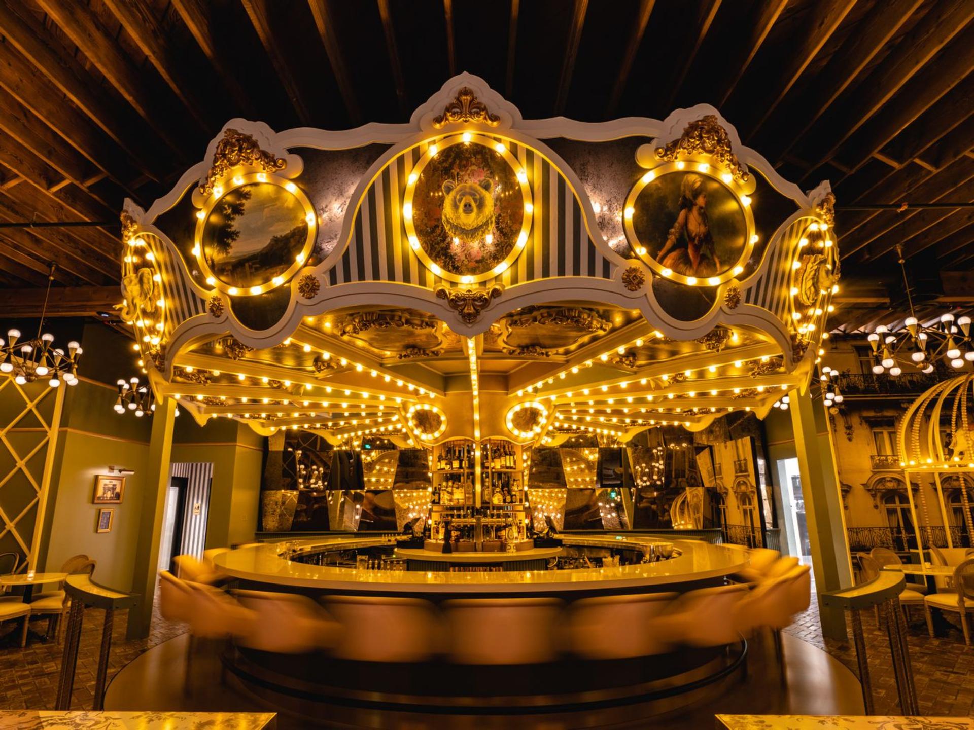 The Carousel Bar & Lounge