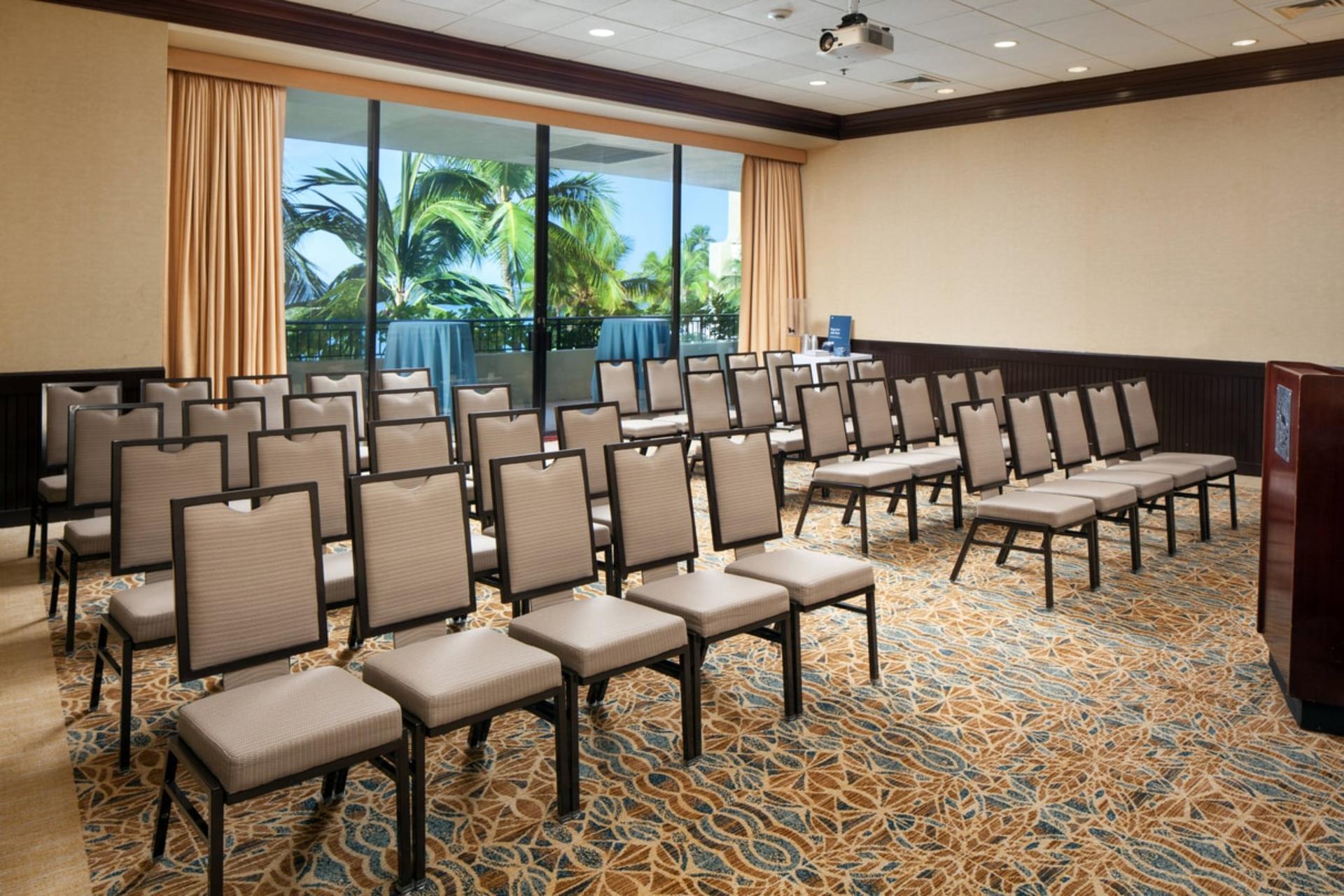 Hilo Room