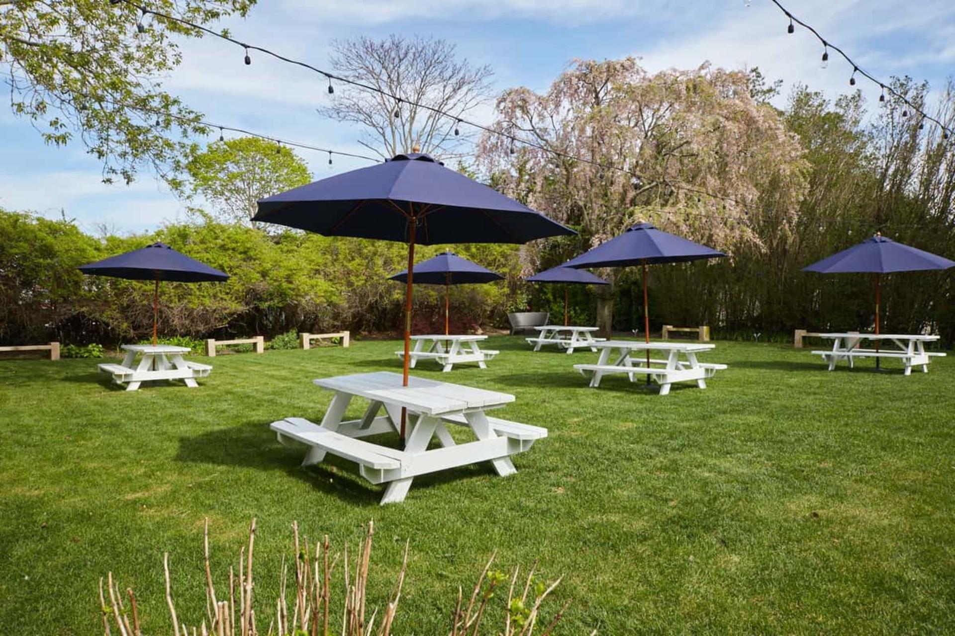 Outdoor Cabana Area / Sunset Bar
