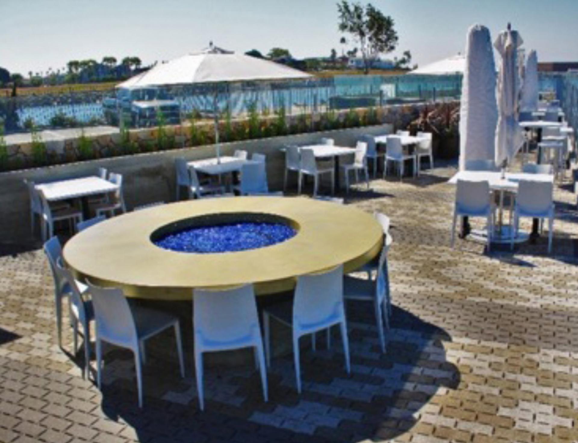 Portside Patio (Lower Patio, Bar & Lounge)