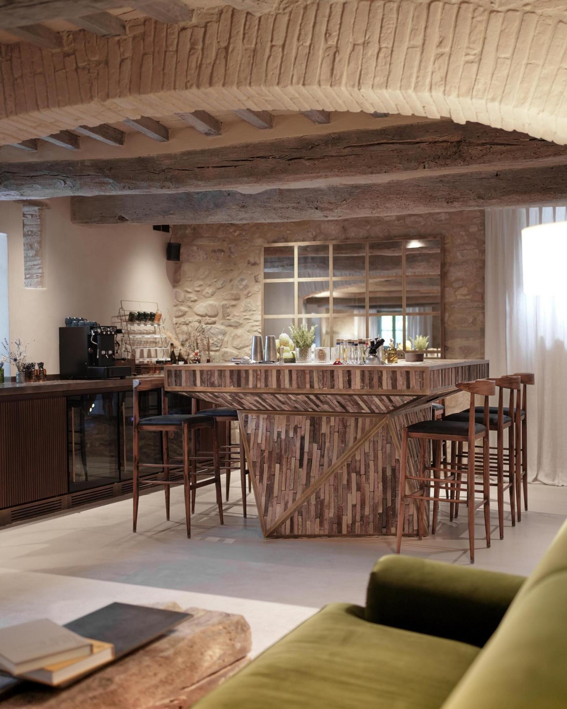 Living Room/ Bar