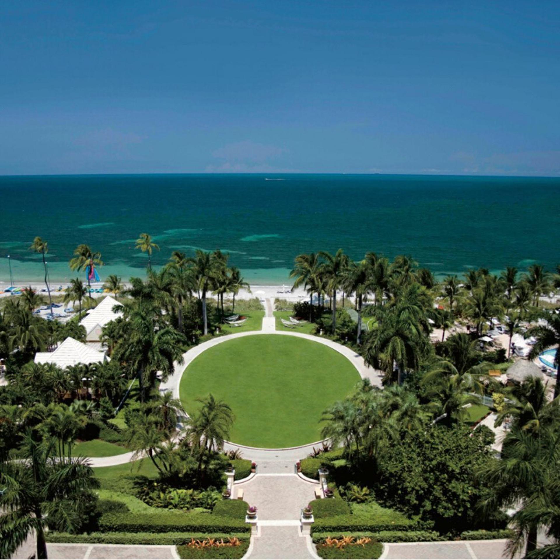 Grand Lawn
