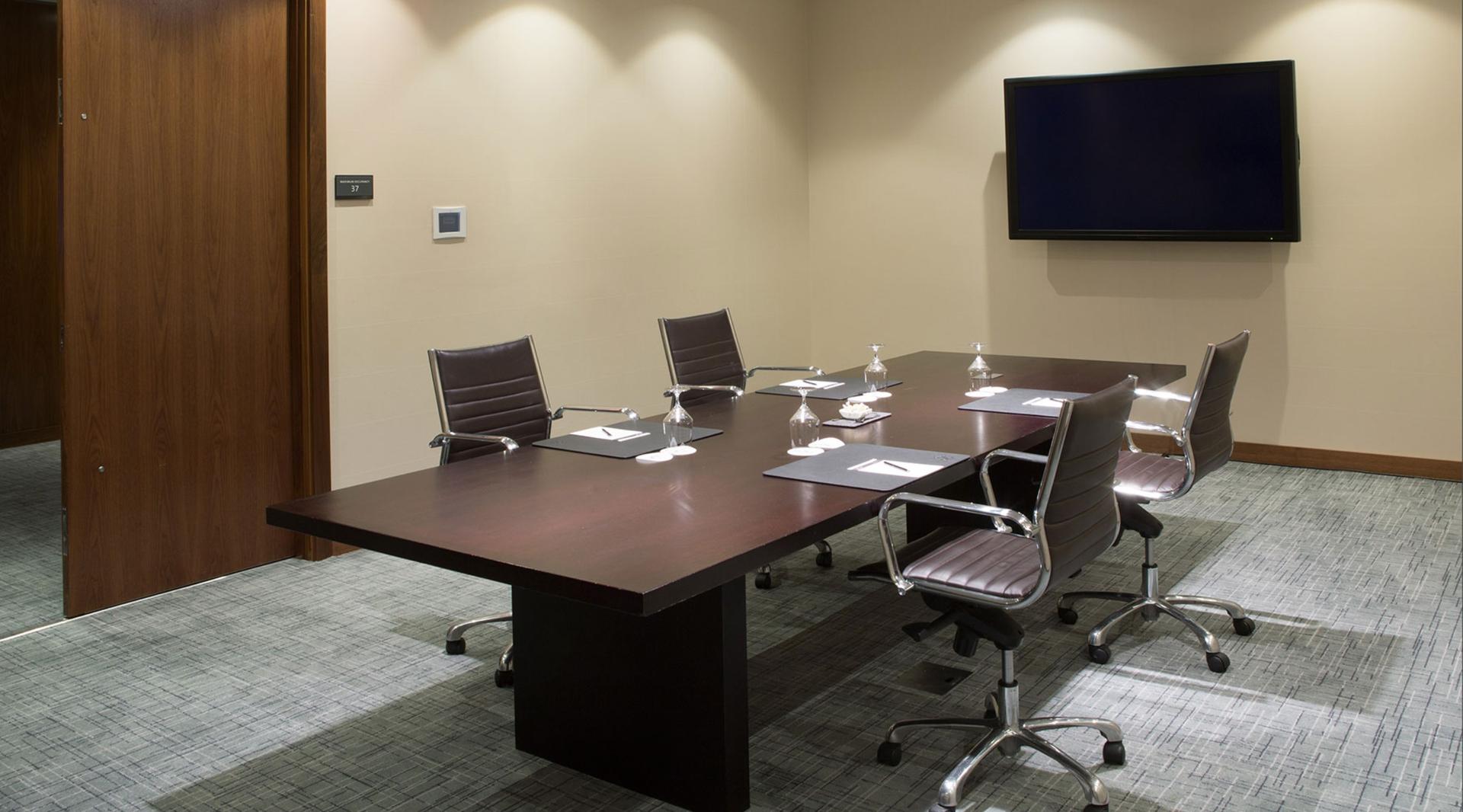 Garnet Boardroom	