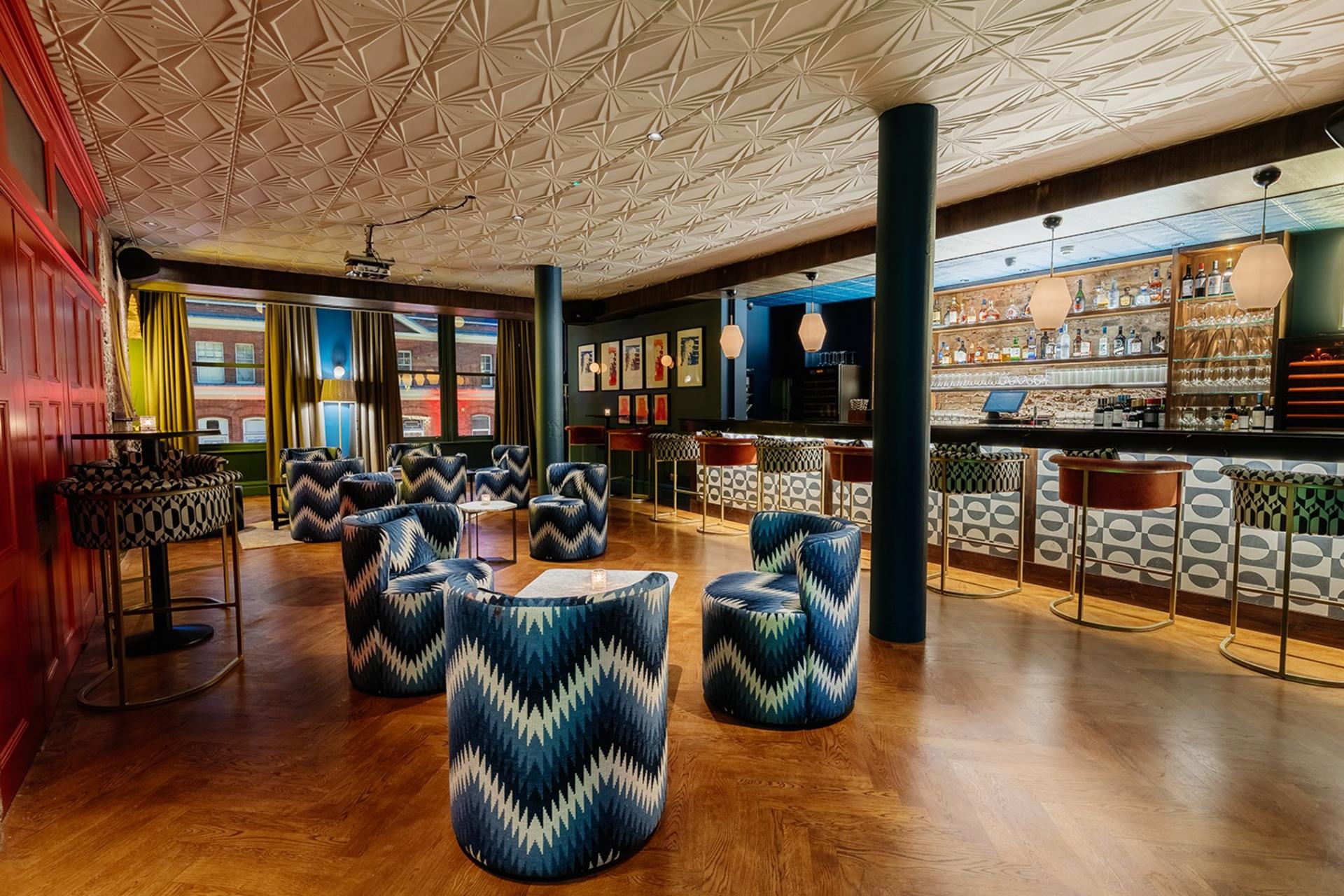 Cocktail Lounge