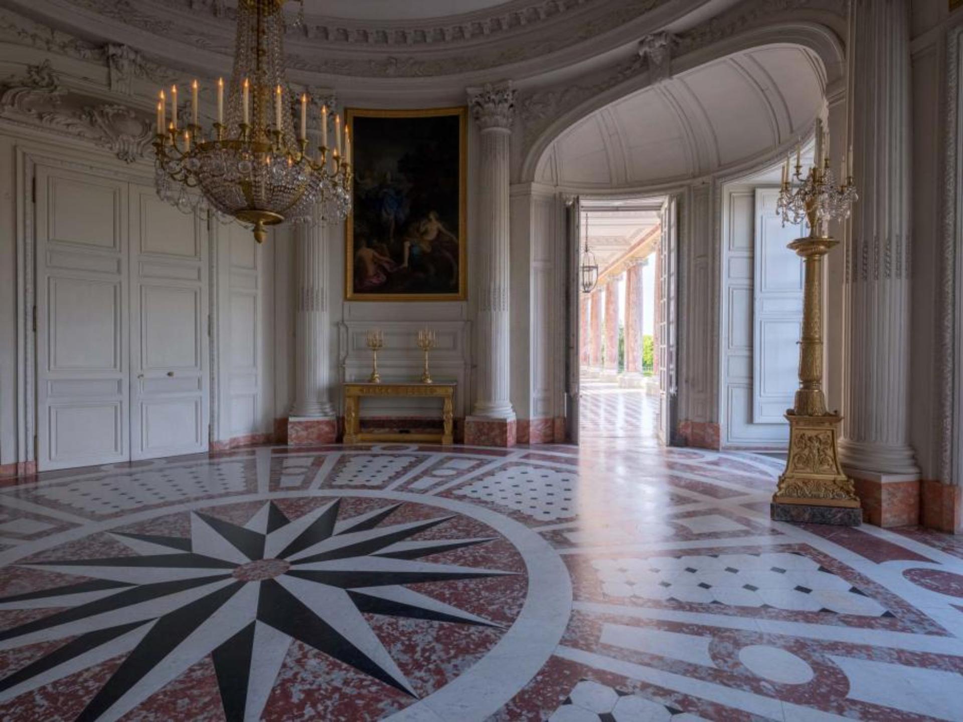 Round Room
