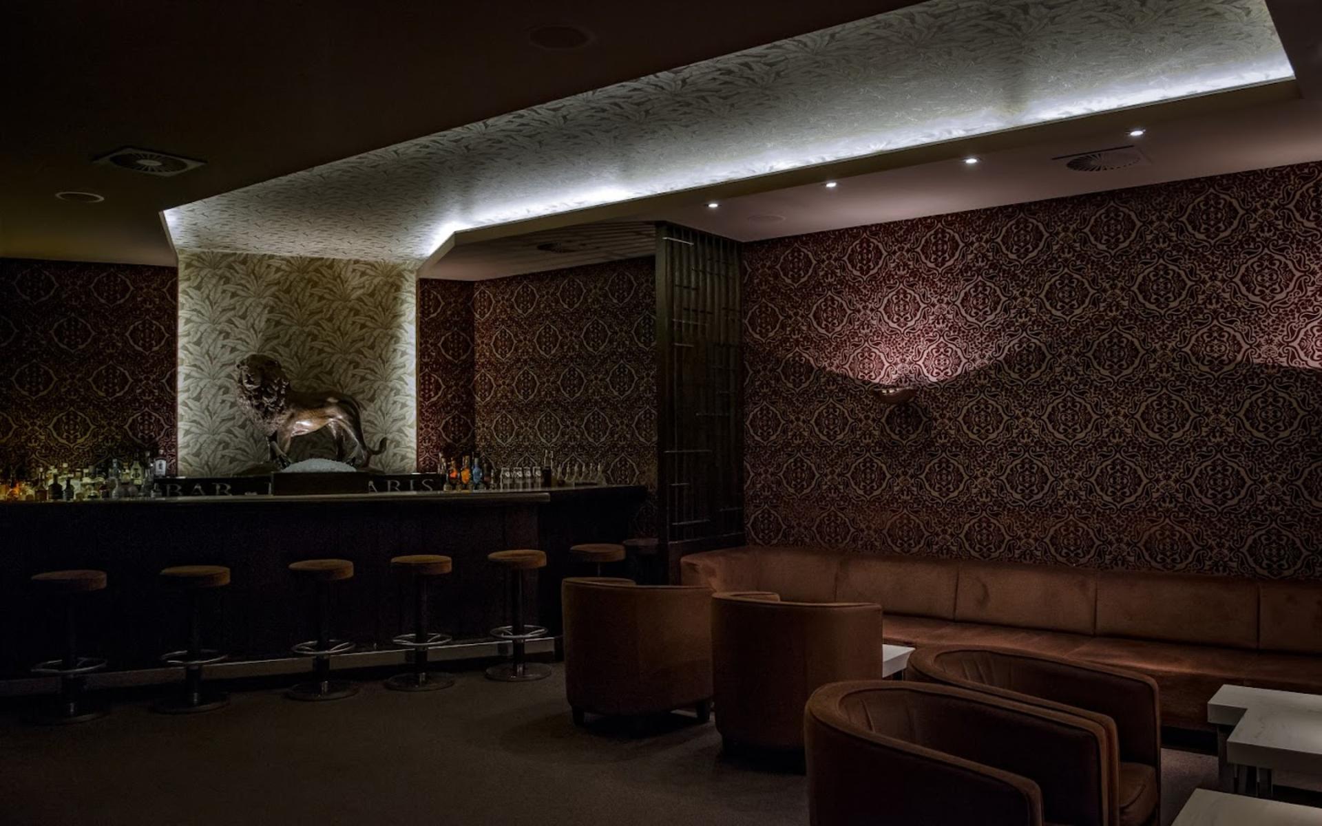 Main Bar & Dining Area
