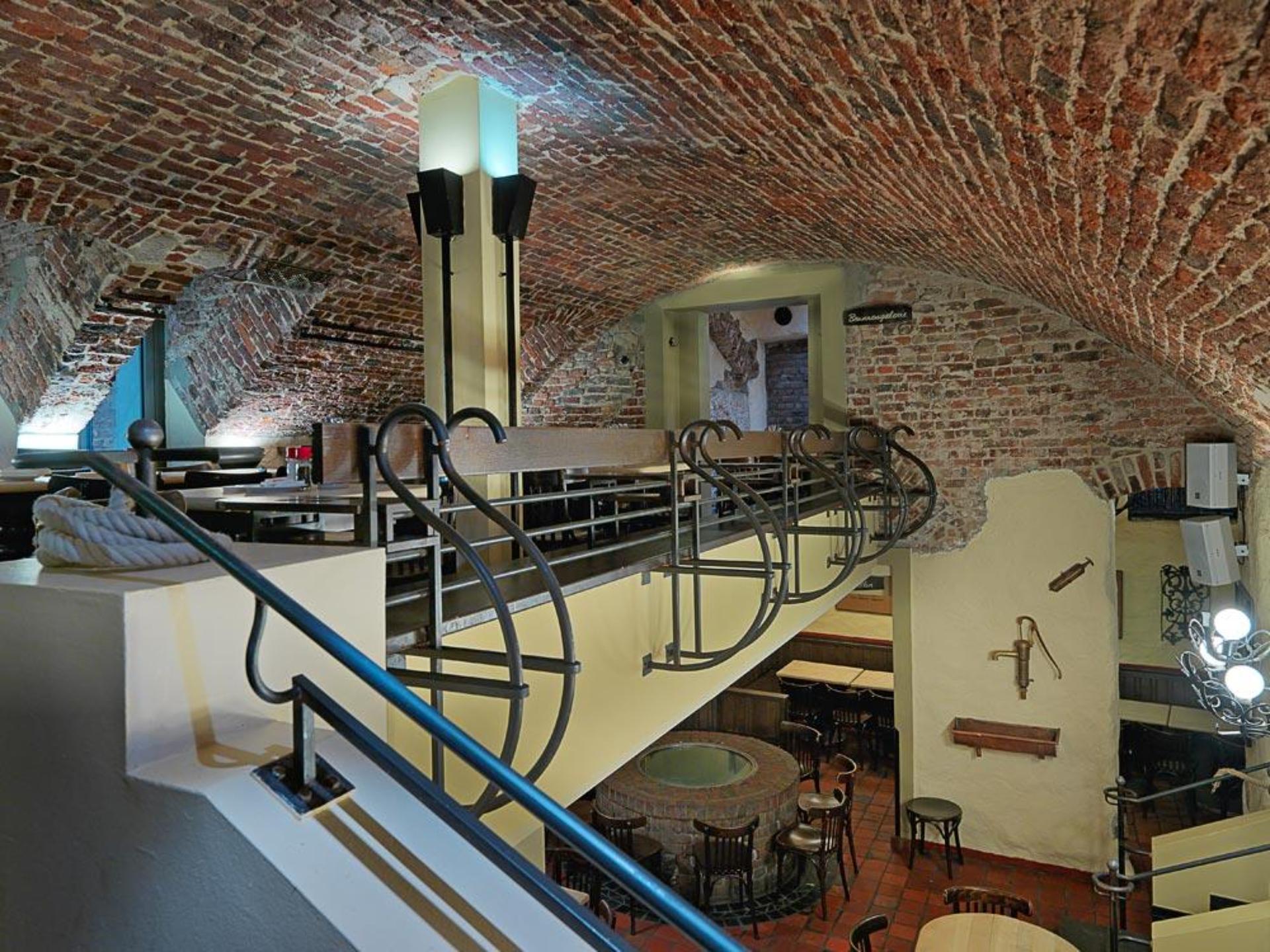 Fountain Gallery and Vaulted Cellar
