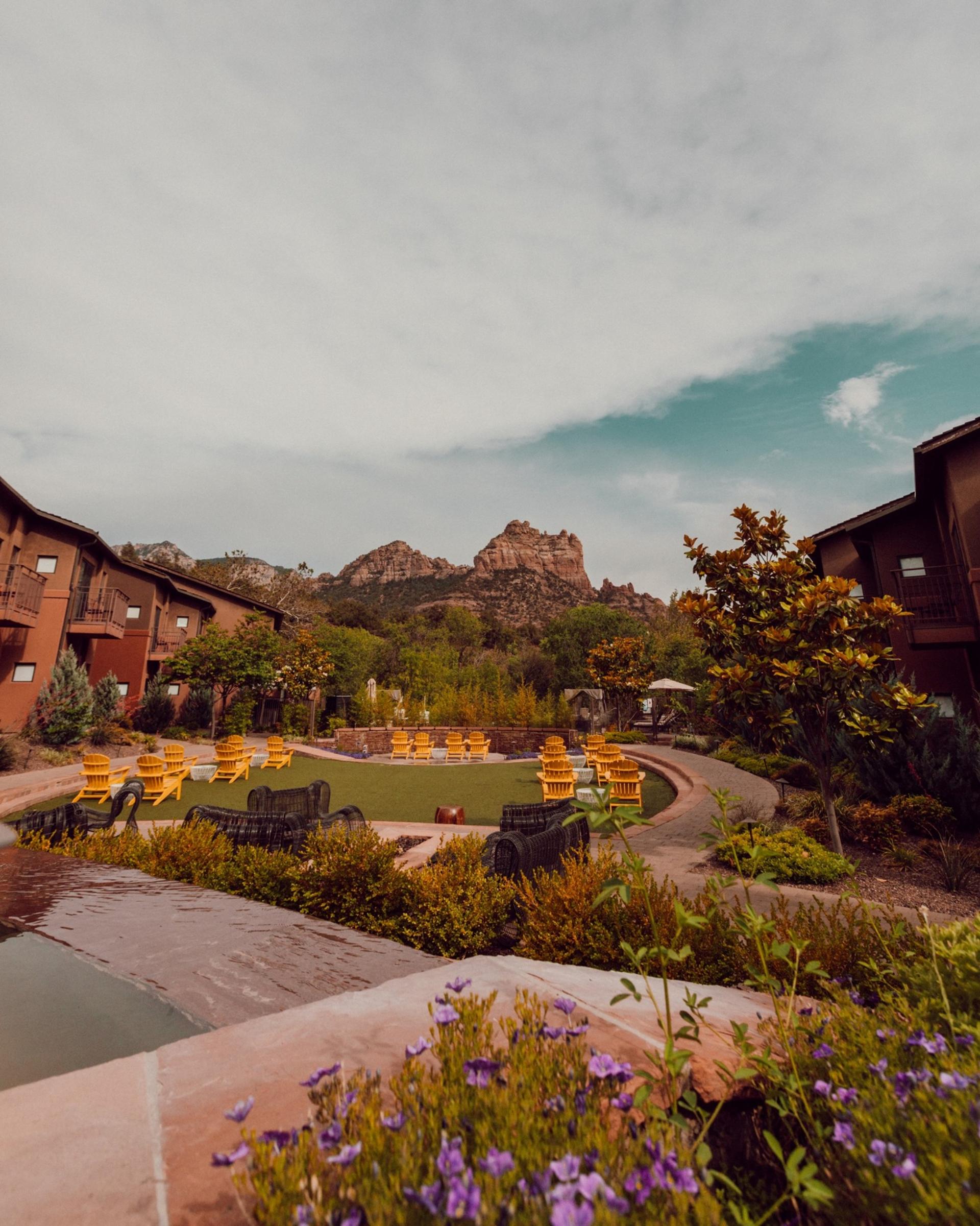 Oak Creek Courtyard