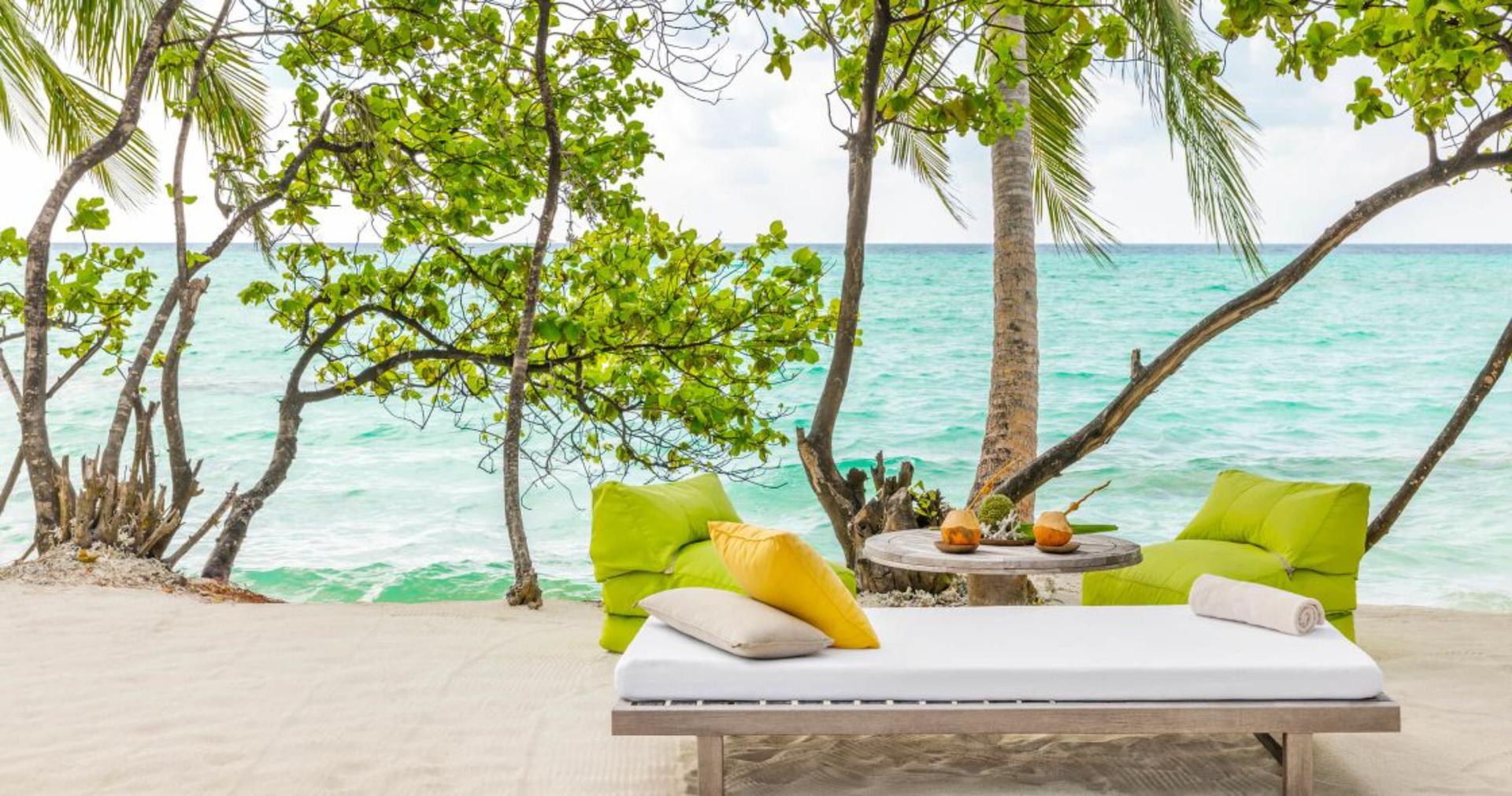 Lavadhoo Island