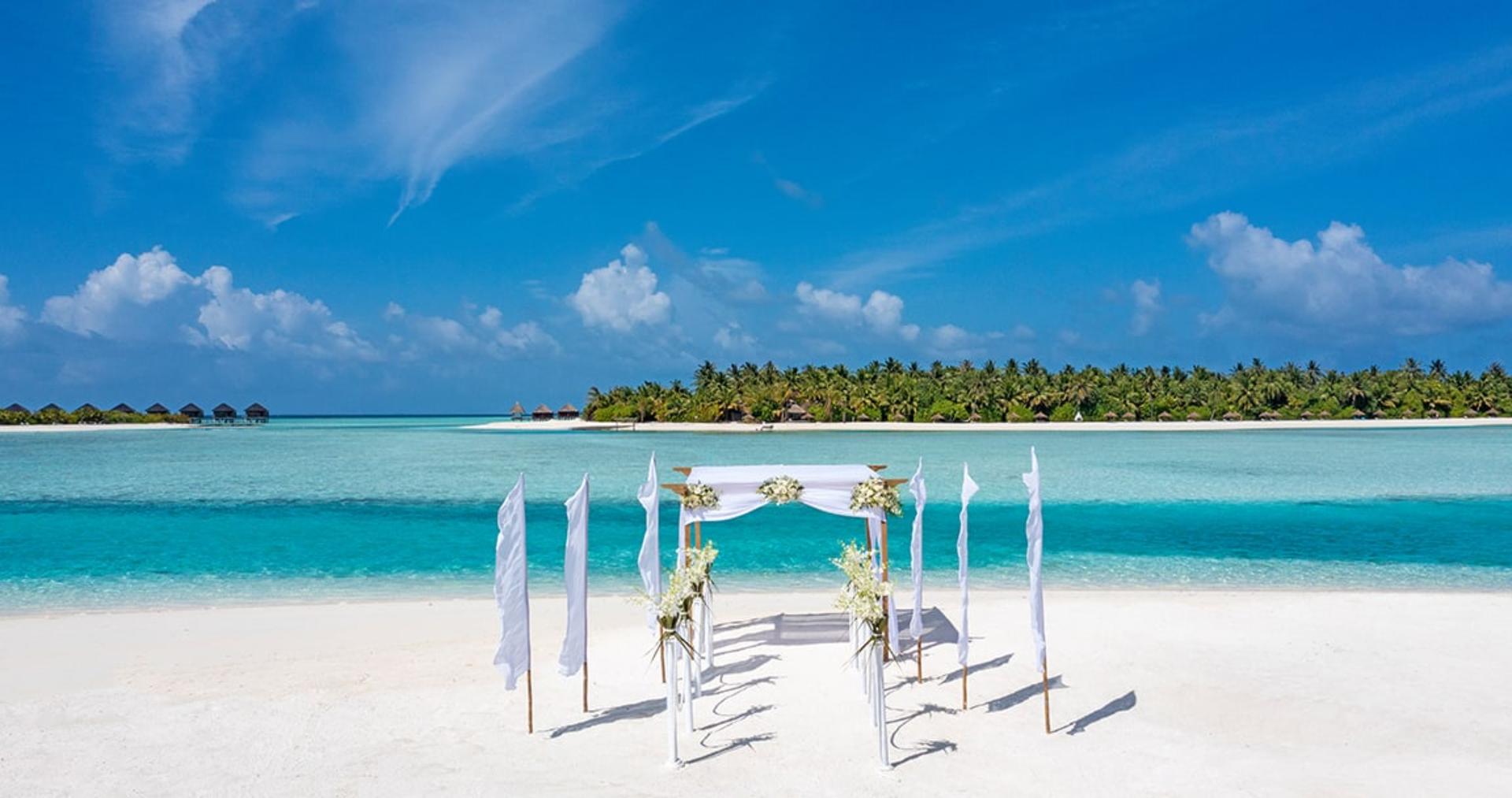 Lagoon-facing Beach