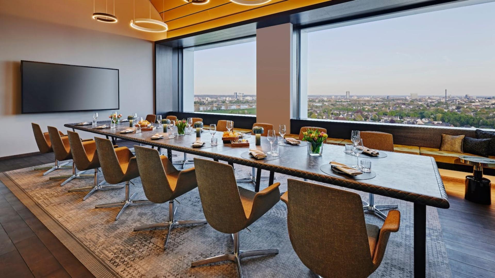 Otto's Skylounge