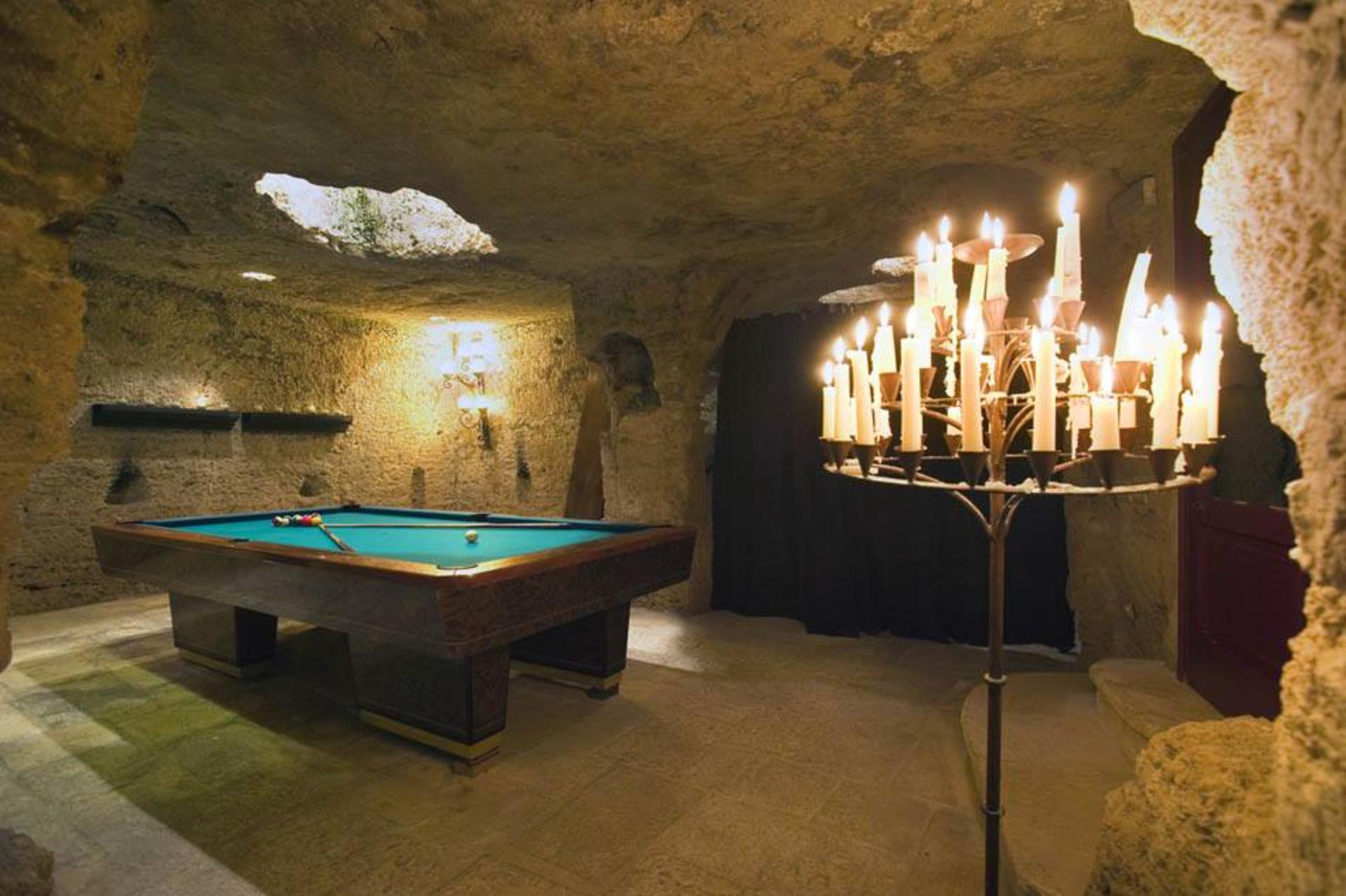 Cigar Lounge	