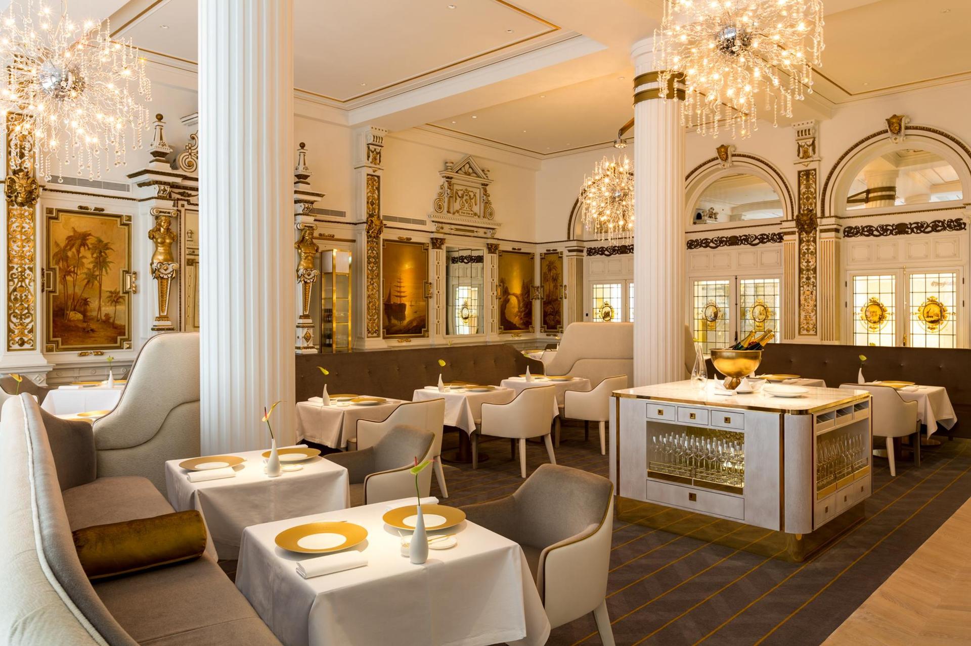 Full Buyout of Restaurant The White Room by Jacob Jan Boerma