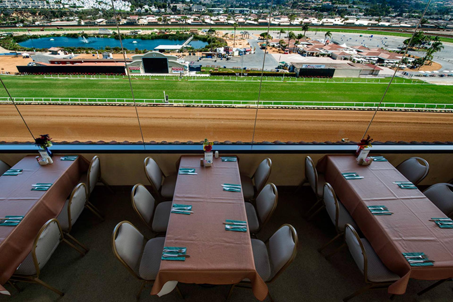 Clubhouse Terrace Restaurant
