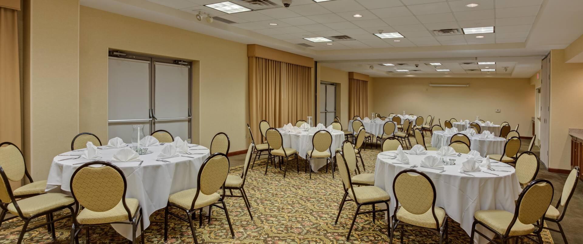 Garnet room II