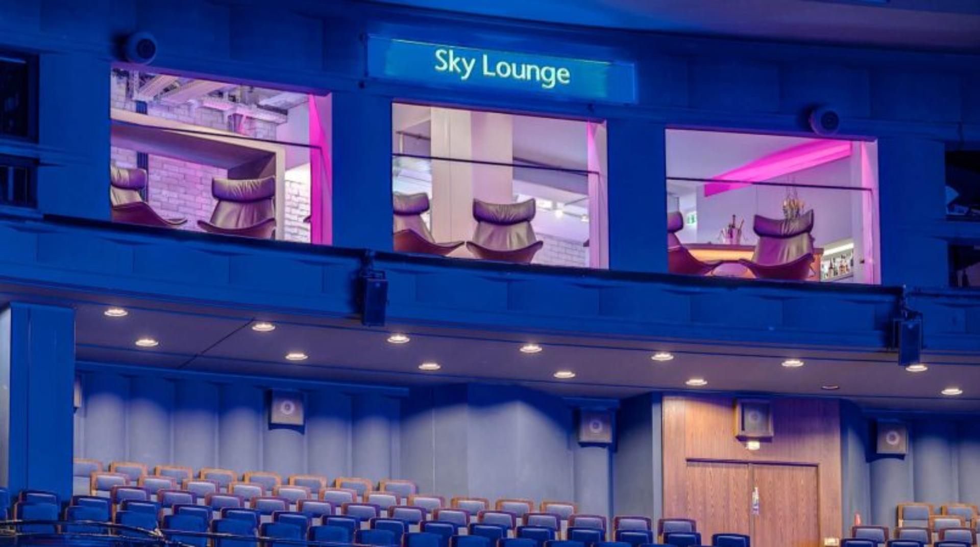 Wall Sky Lounge