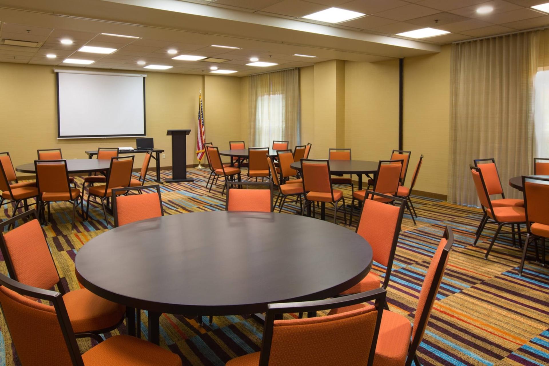 Scarlet Meeting Room	