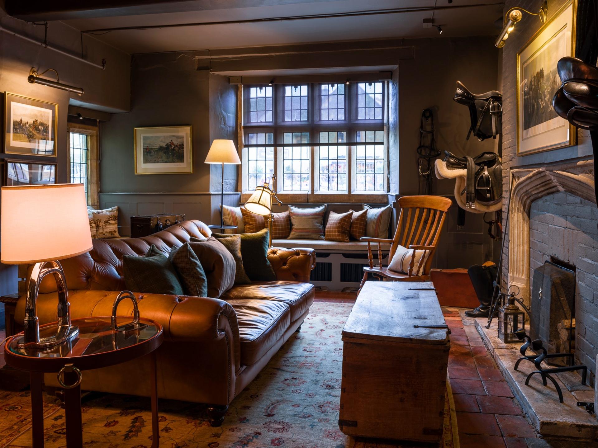 Saddle Room